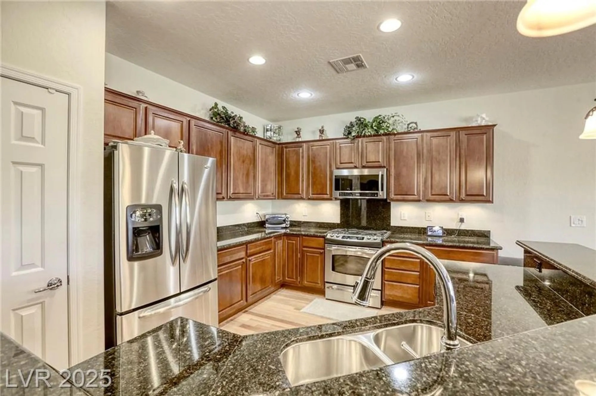 Property Slideshow image 10 of 70 | 7341 shelduck st, North Las Vegas, NV, 89084