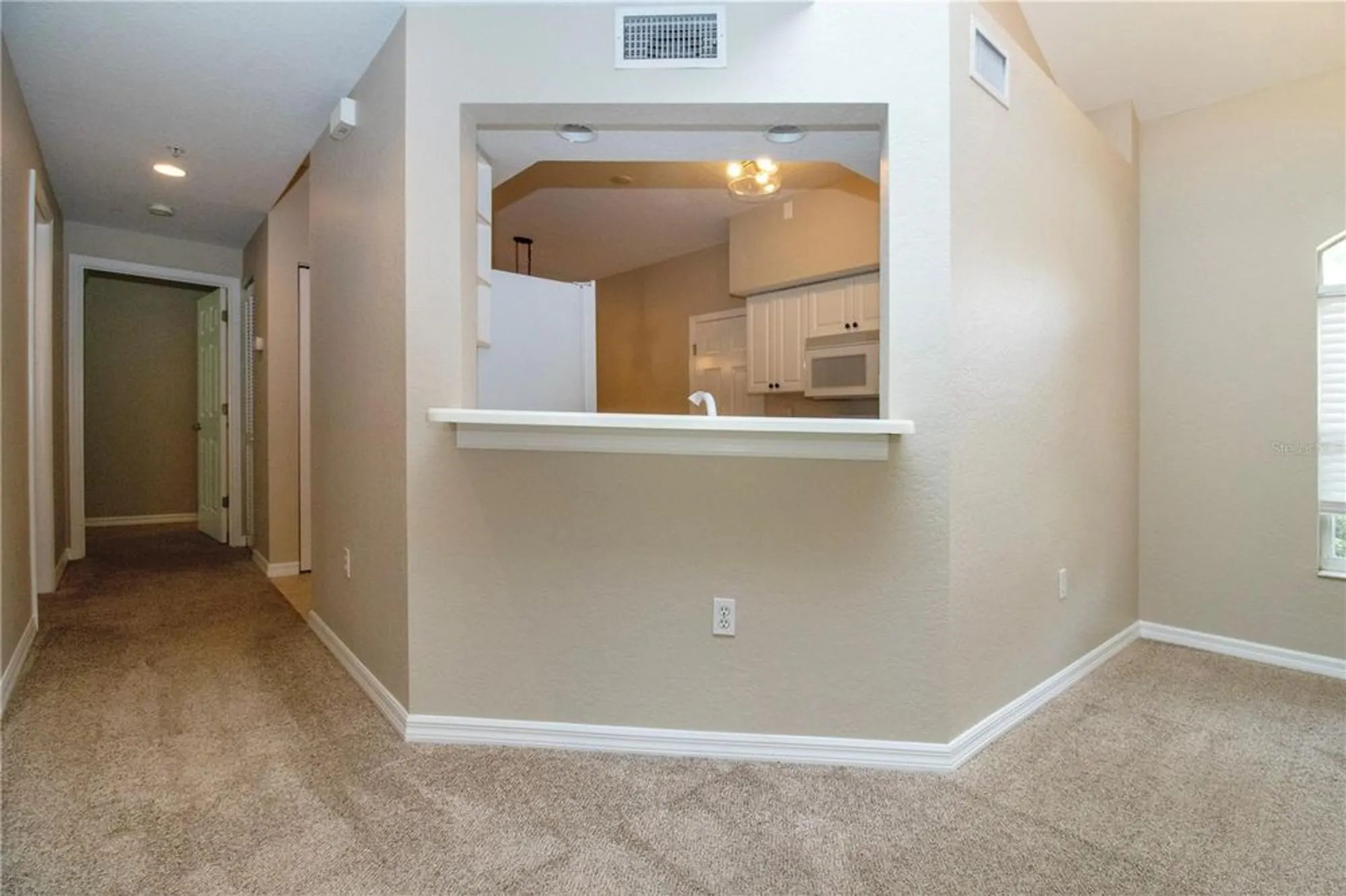 Property Slideshow image 10 of 37 | 7139 cedar hollow cir # 101, Bradenton, FL, 34203