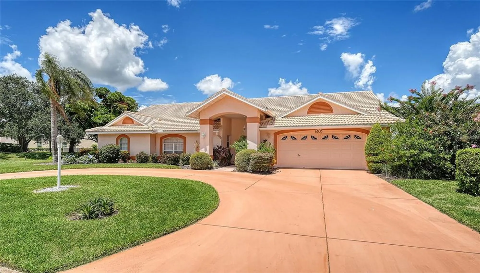 Property Slideshow image 7 of 66 | 6803 drewrys blf, Bradenton, FL, 34203