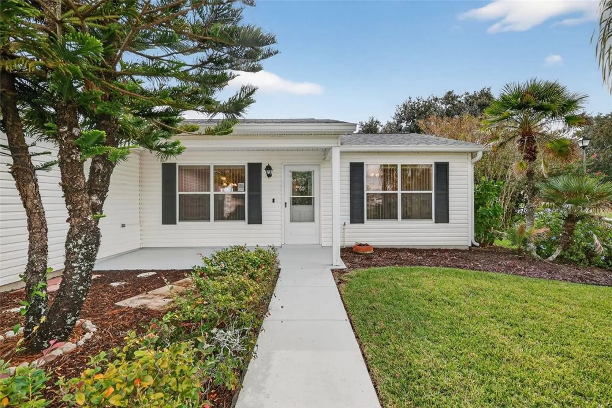 Property Slideshow image 2 of 32 | 1201 de la fuente ct, The Villages, FL, 32162