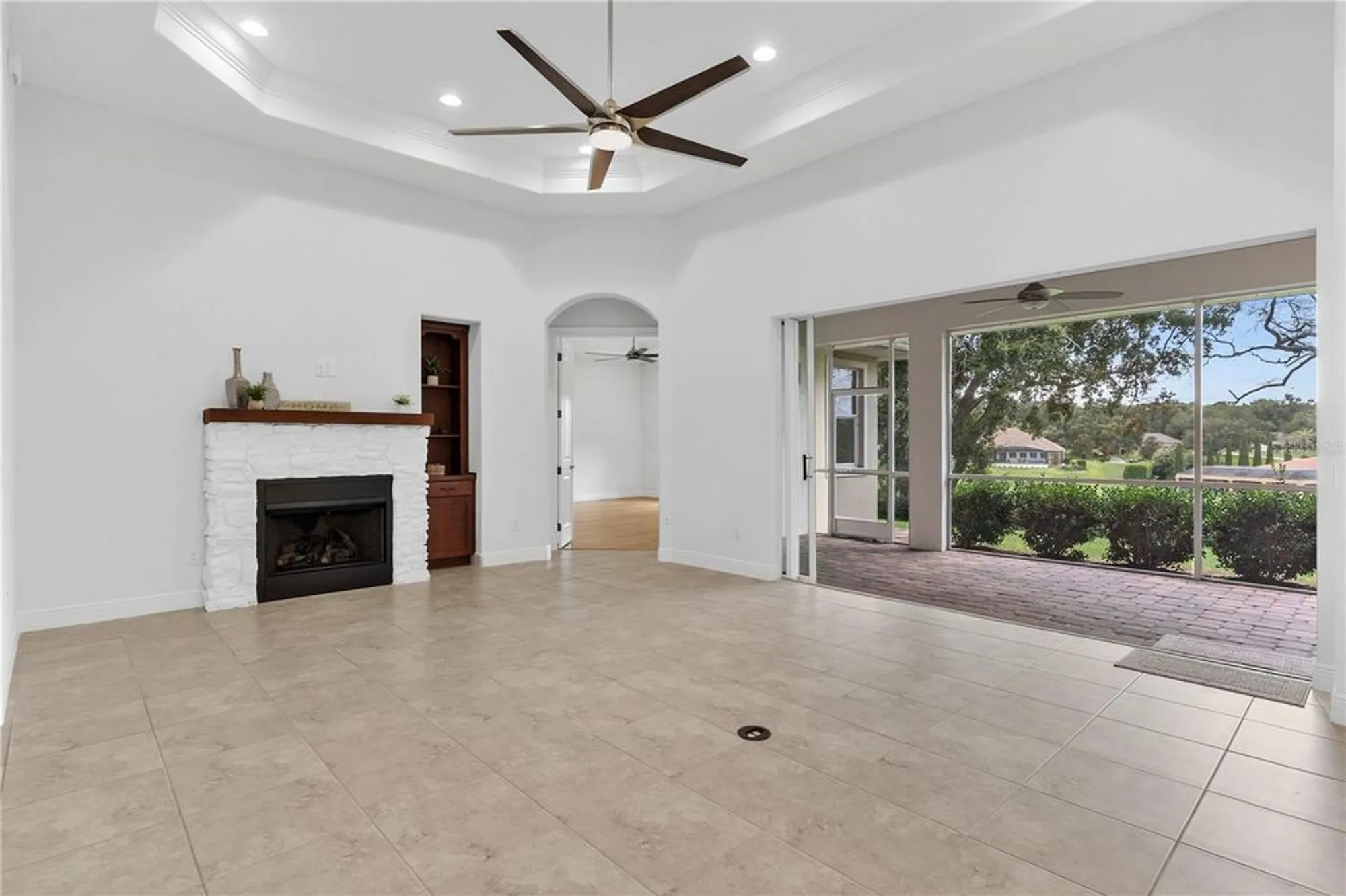 Property Slideshow image 12 of 54 | 5312 meadow hill loop, Lady Lake, FL, 32159