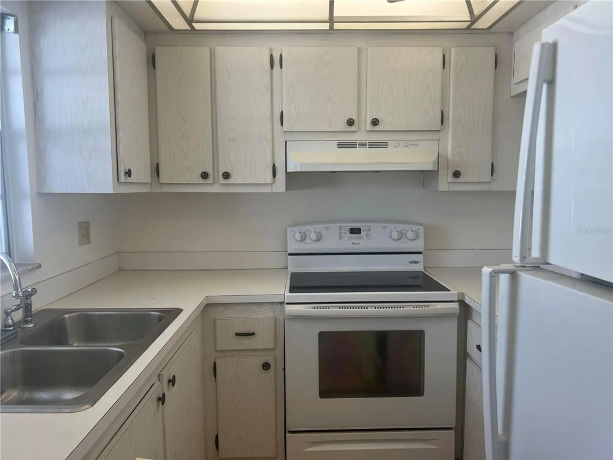 Property Slideshow image 3 of 22 | 202 47th avenue dr 333, Bradenton, FL, 34207