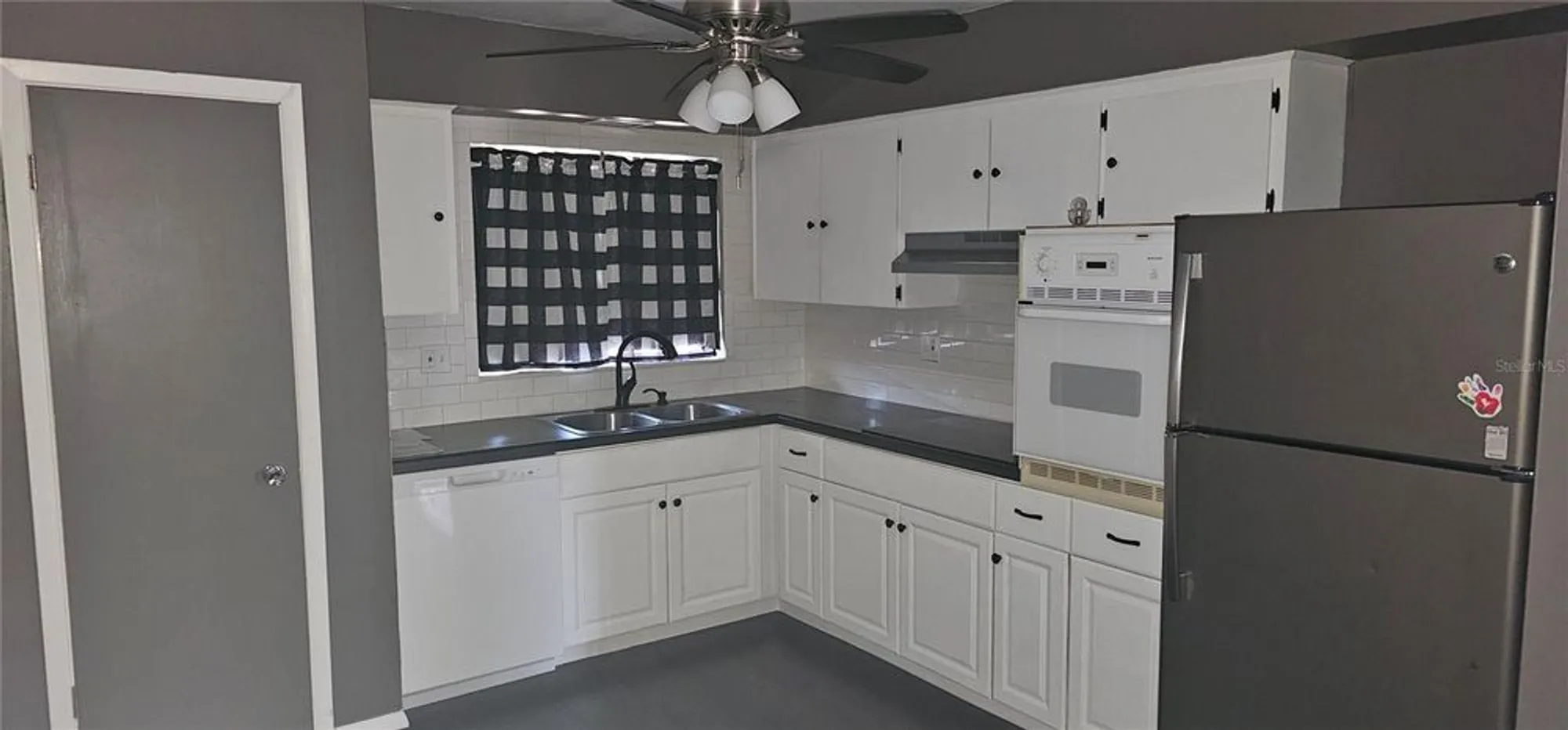 Property Slideshow image 11 of 38 | 1507 n lake dr, Sun City Center, FL, 33573