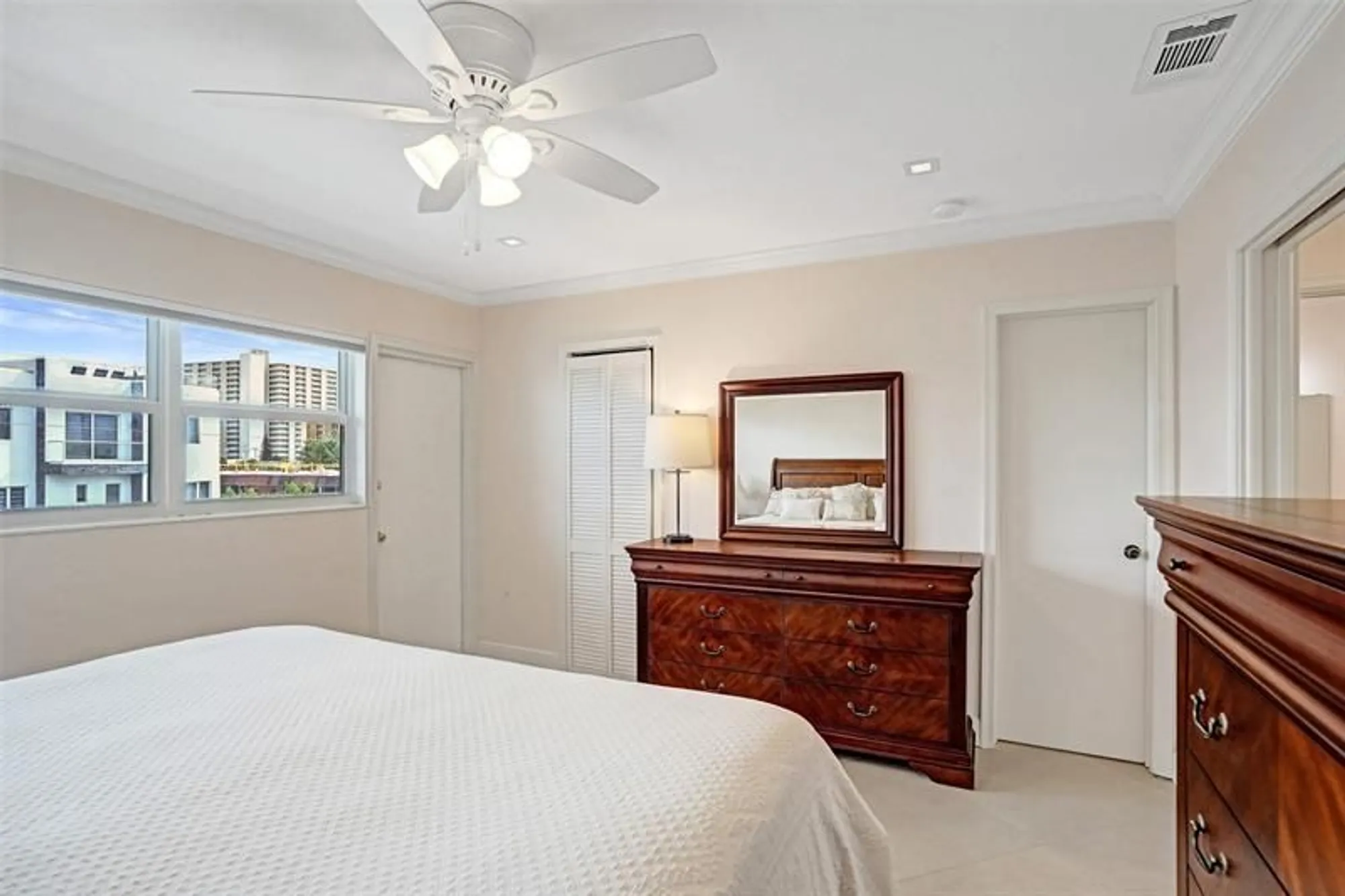 Property Slideshow image 6 of 49 | 1001 n riverside dr 304, Pompano Beach, FL, 33062