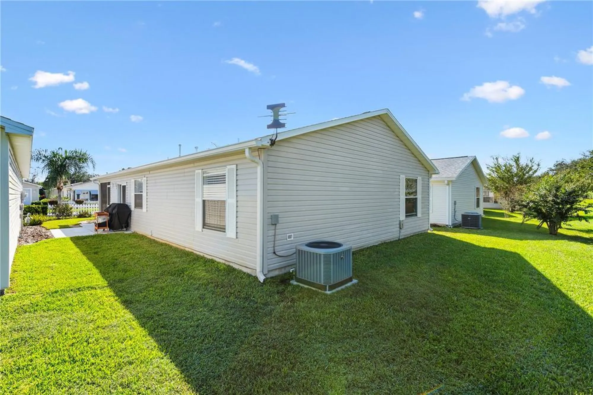 Property Slideshow image 23 of 30 | 17370 se 82nd roslyn ct, The Villages, FL, 32162