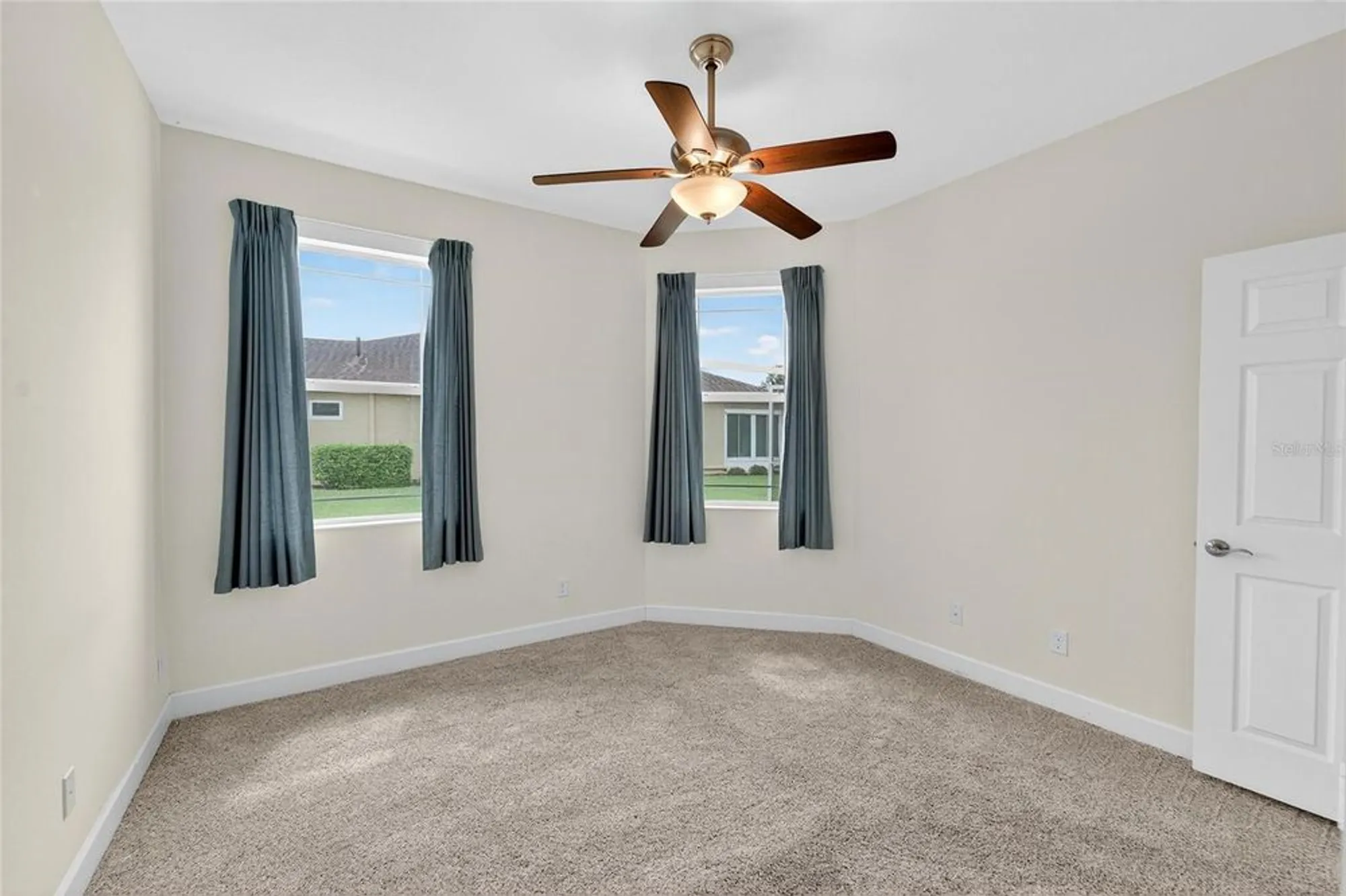 Property Slideshow image 13 of 64 | 2226 nottingham greens dr, Sun City Center, FL, 33573