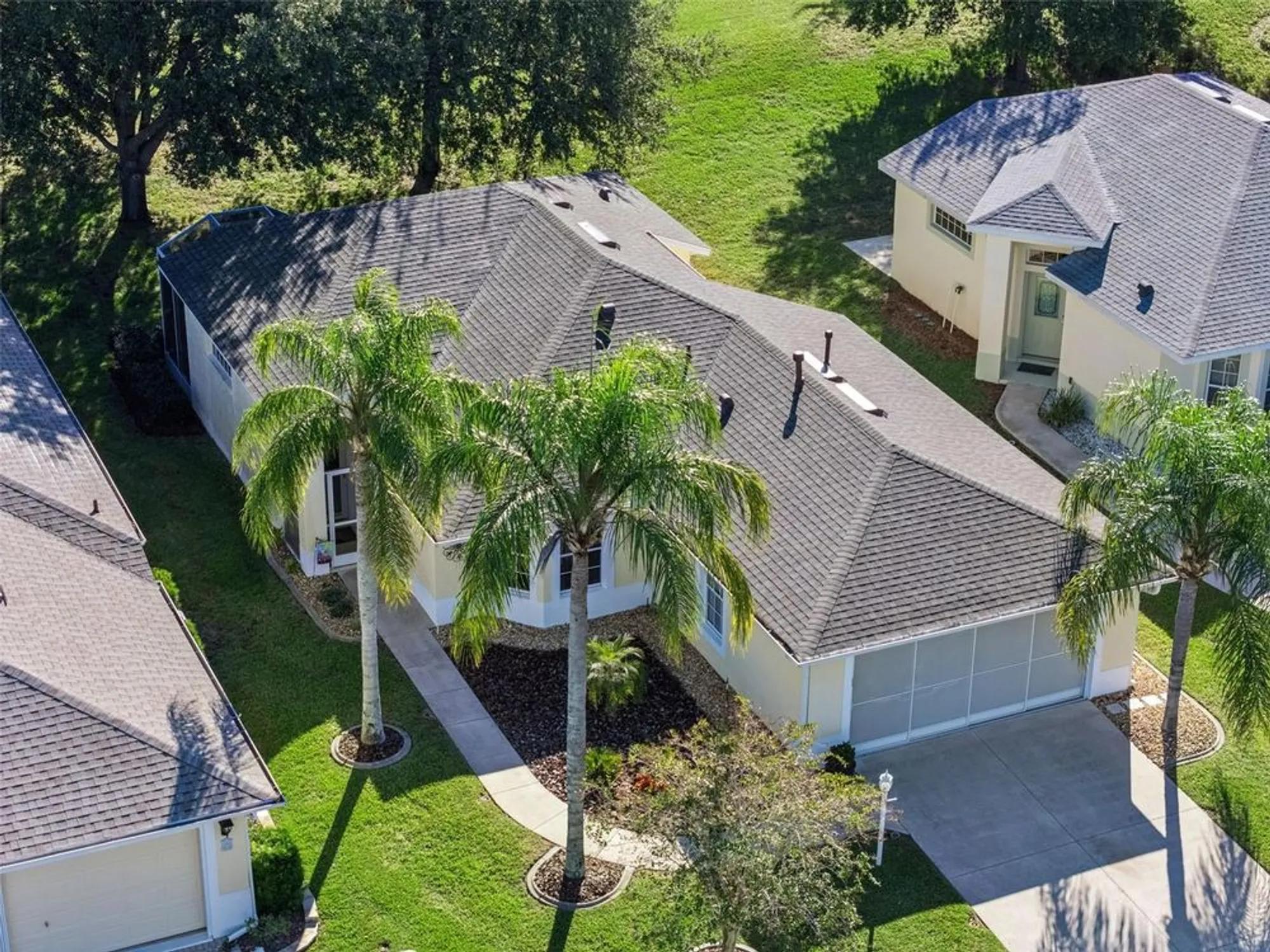 Property Slideshow image 25 of 54 | 20700 queen alexandra dr, Leesburg, FL, 34748