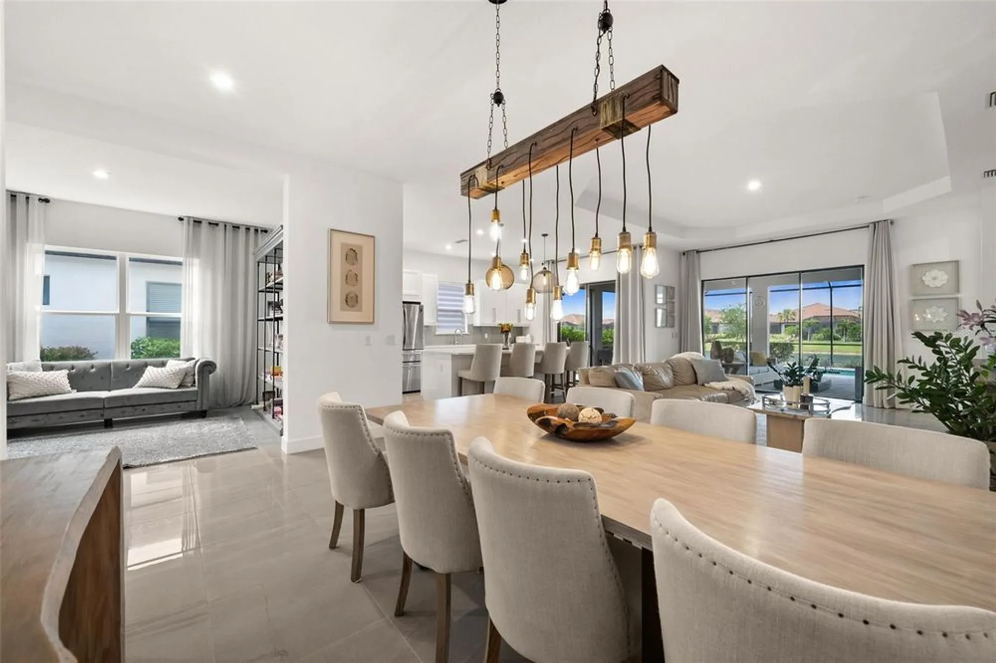 Property Slideshow image 12 of 50 | 6266 mesa gln, Bradenton, FL, 34203