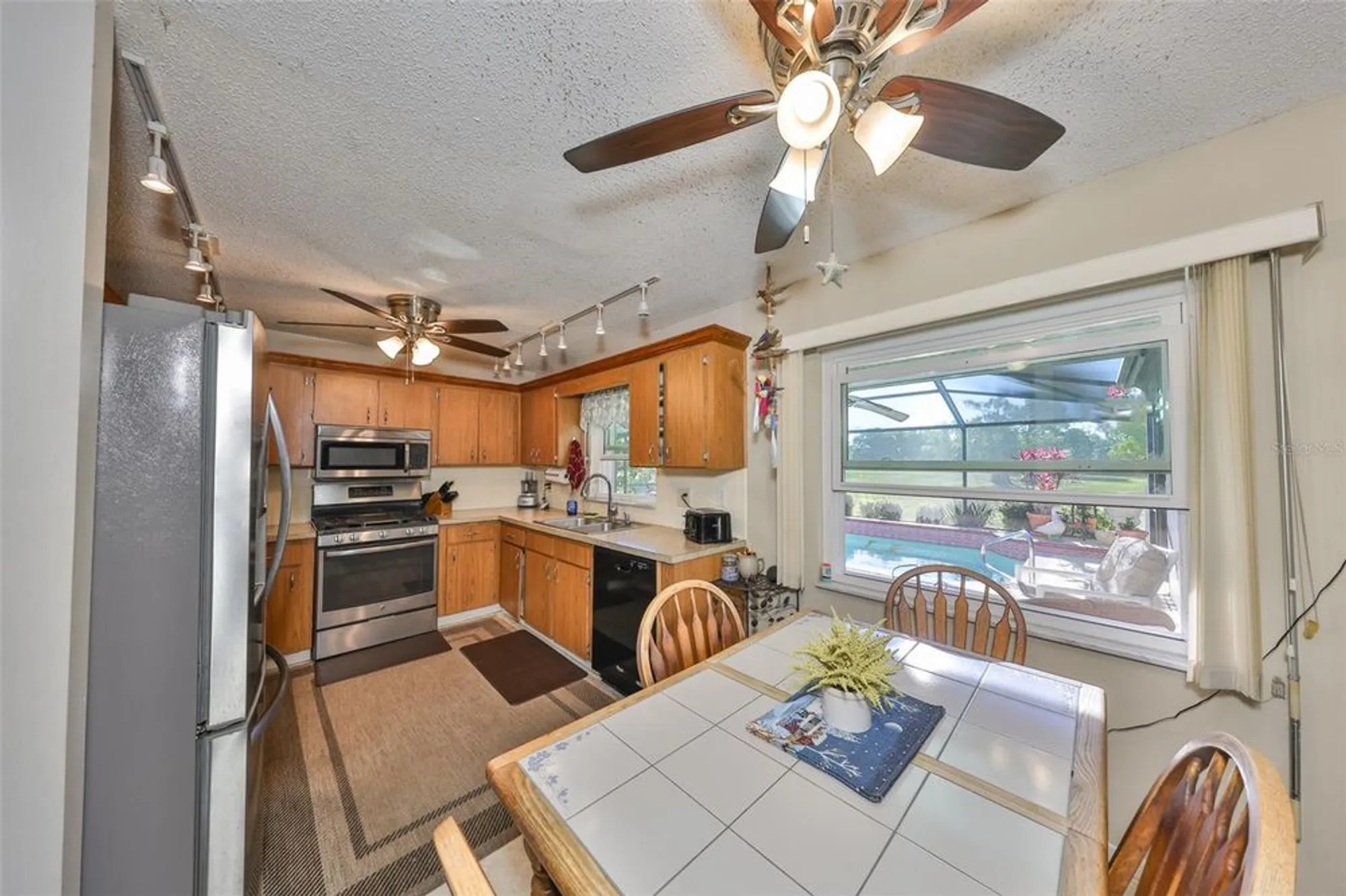 Property Slideshow image 22 of 53 | 672 allegheny dr, Sun City Center, FL, 33573