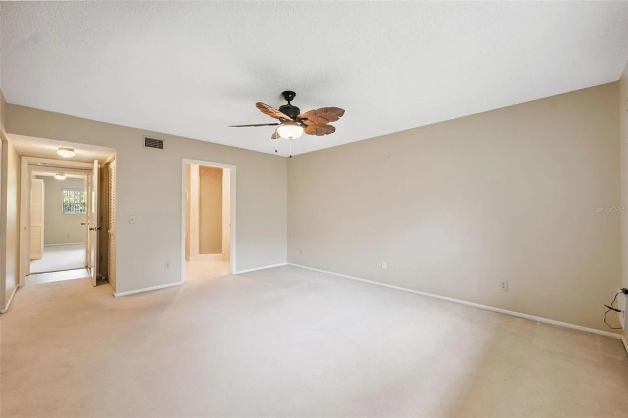 Property Slideshow image 33 of 49 | 2192 swedish dr 26, Clearwater, FL, 33763