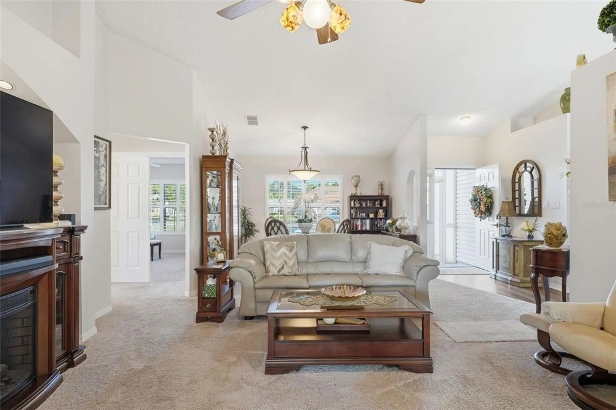 Property Slideshow image 22 of 65 | 25233 lost oak cir, Leesburg, FL, 34748