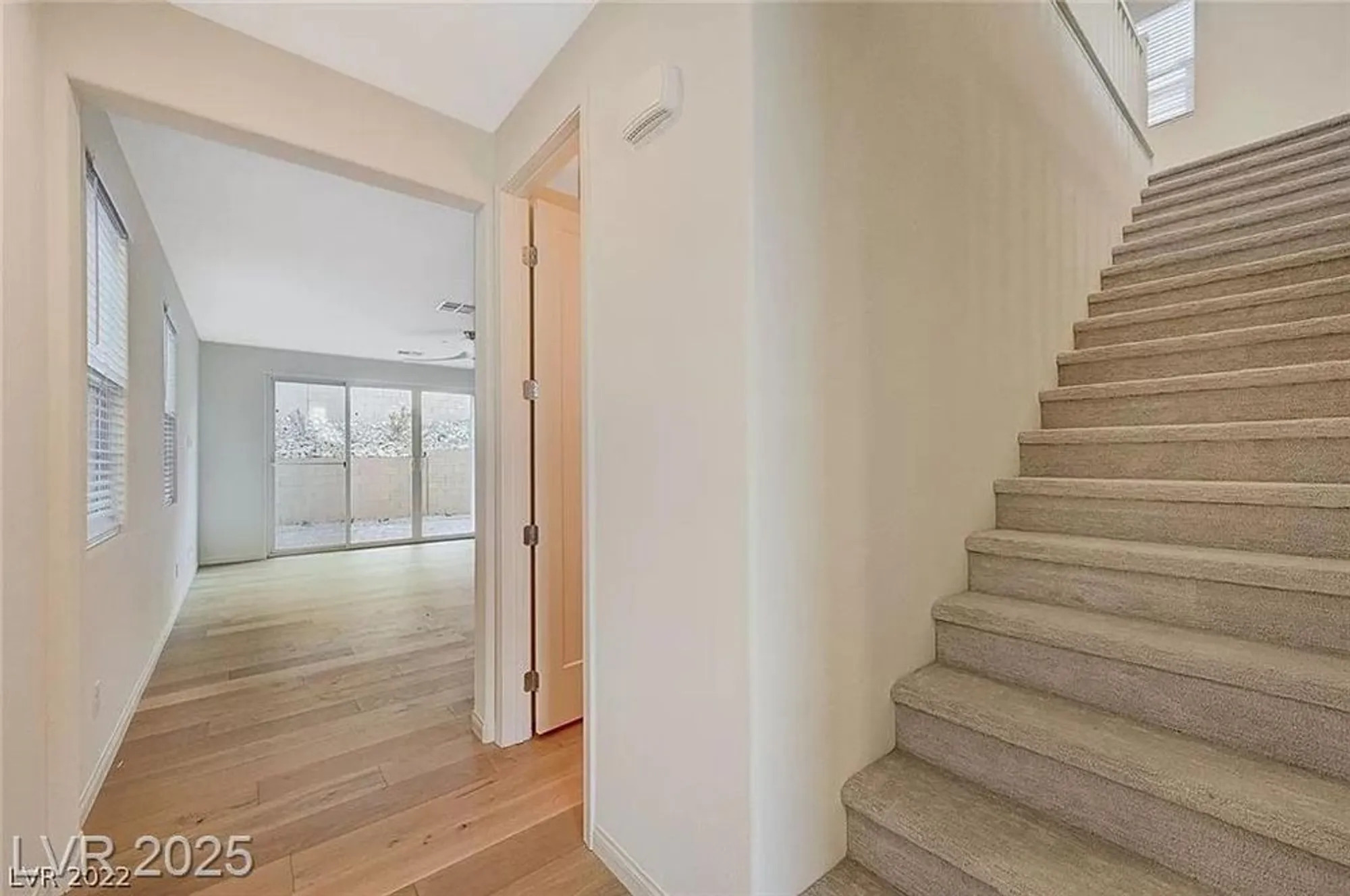 Property Slideshow image 4 of 20 | 31 castleton tower ct, Henderson, NV, 89011