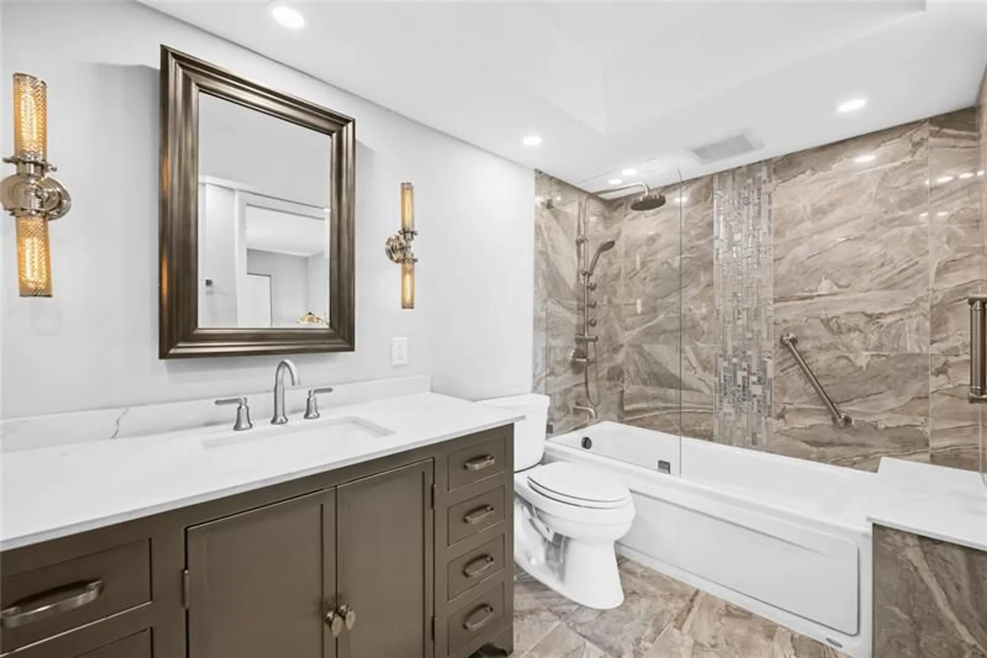 Property Slideshow image 12 of 25 | 2802 victoria way j3, Coconut Creek, FL, 33066