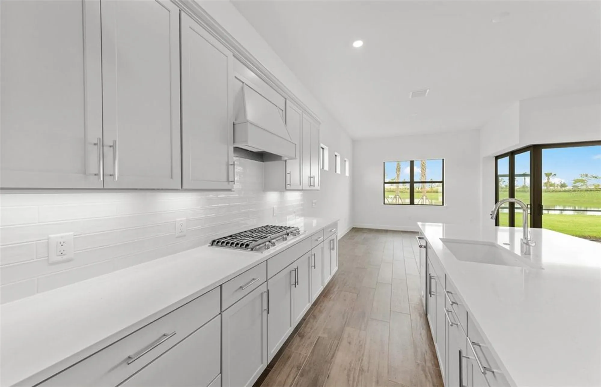 Property Slideshow image 13 of 37 | 5008 stoney point gln, Lakewood Ranch, FL, 34211