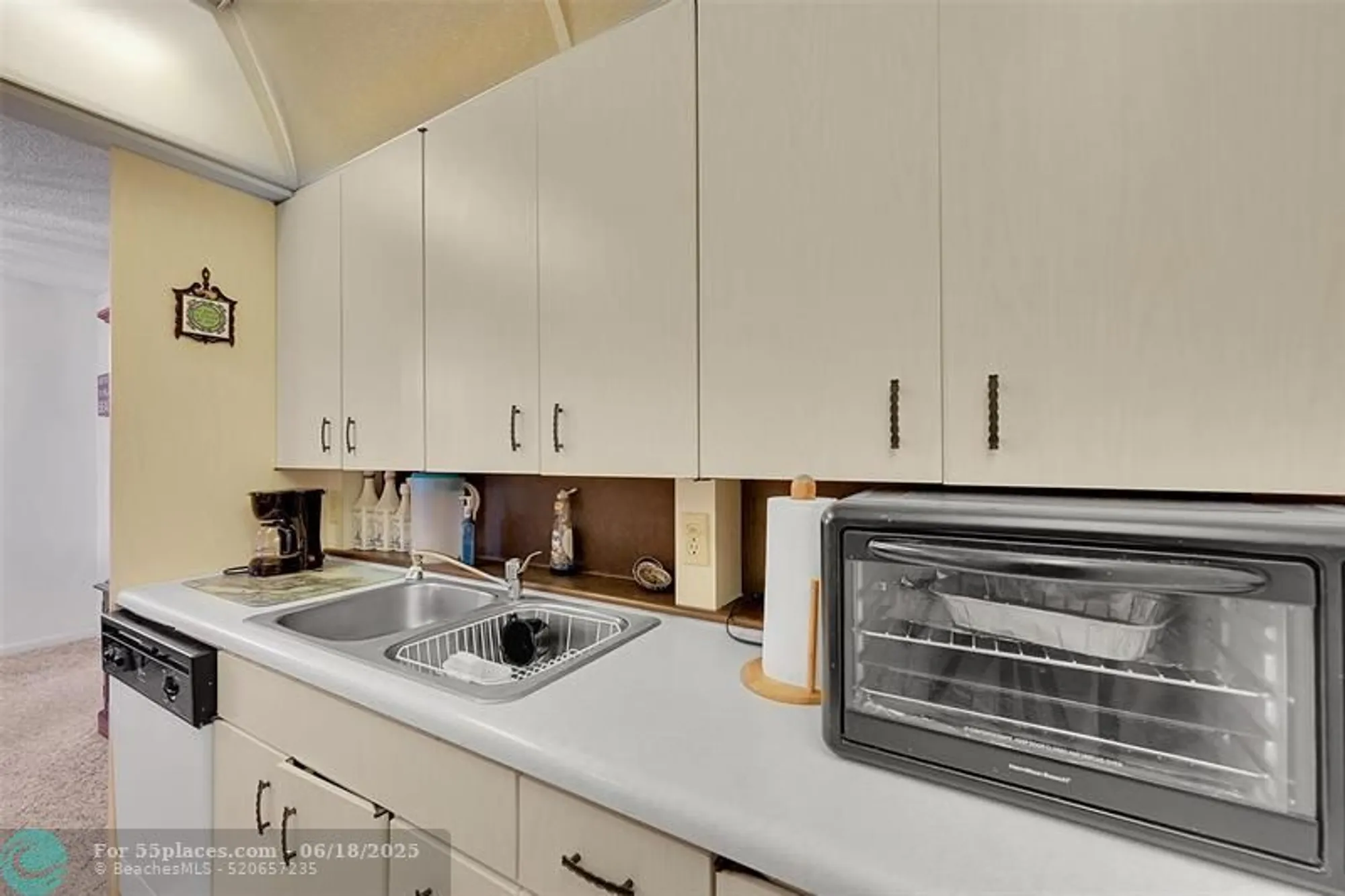 Property Slideshow image 14 of 48 | 2801 victoria way apt d3, Coconut Creek, FL, 33066
