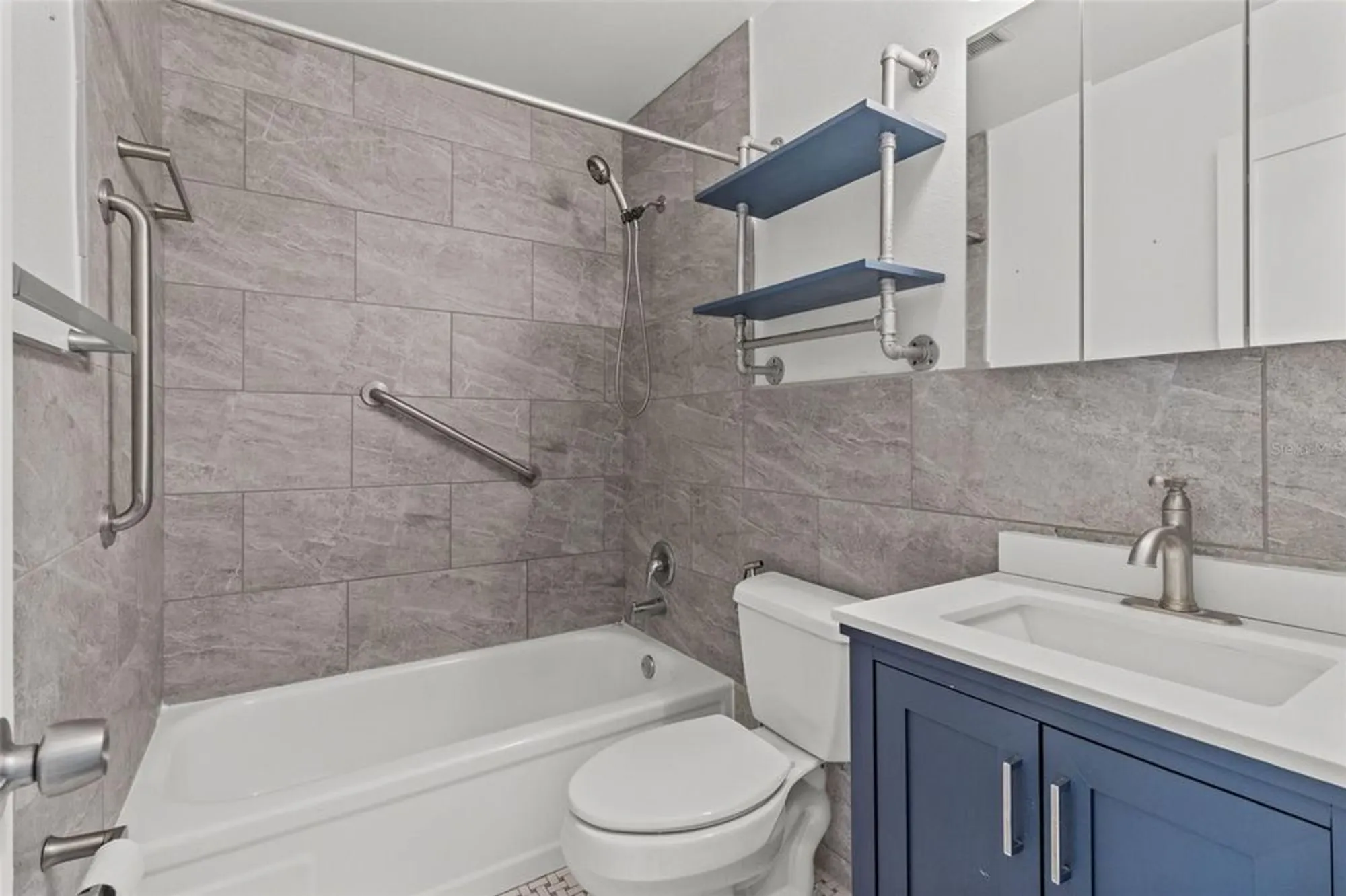 Property Slideshow image 16 of 29 | 5257 81st ln n apt 17, St Petersburg, FL, 33709
