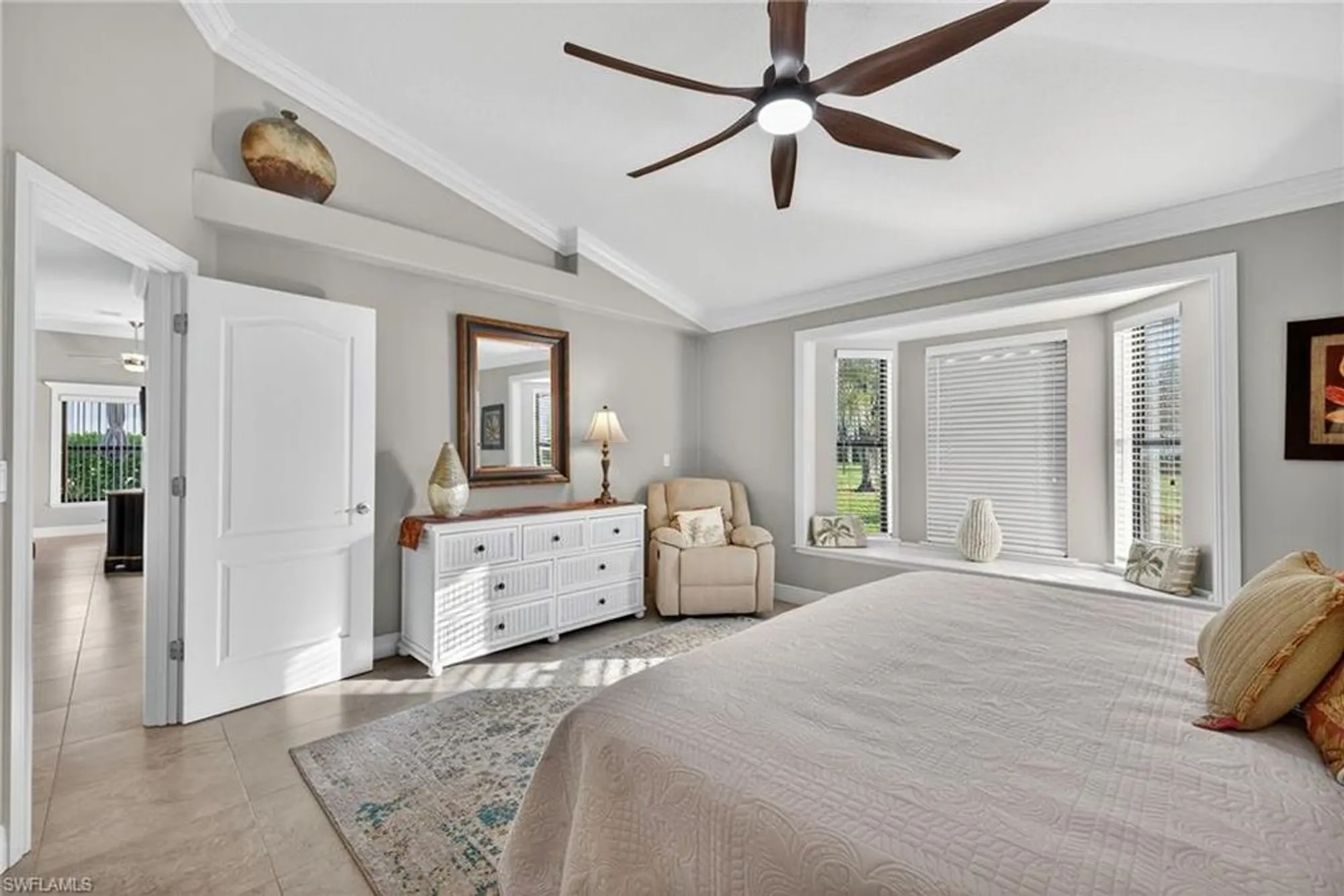 Property Slideshow image 14 of 27 | 150 estelle dr, Naples, FL, 34112