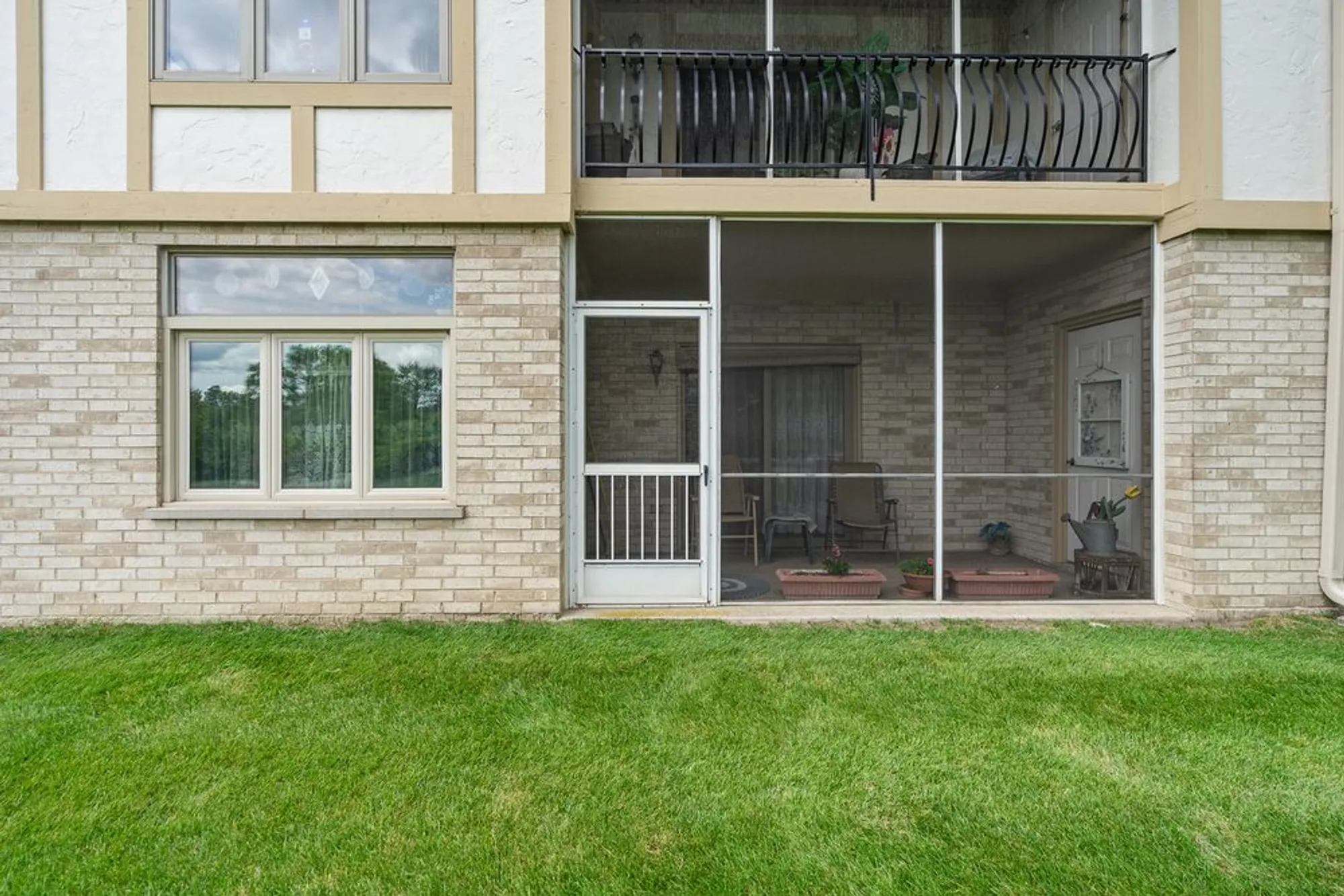 Property Slideshow image 22 of 33 | 18431 pine cone dr apt 1, Tinley Park, IL, 60477