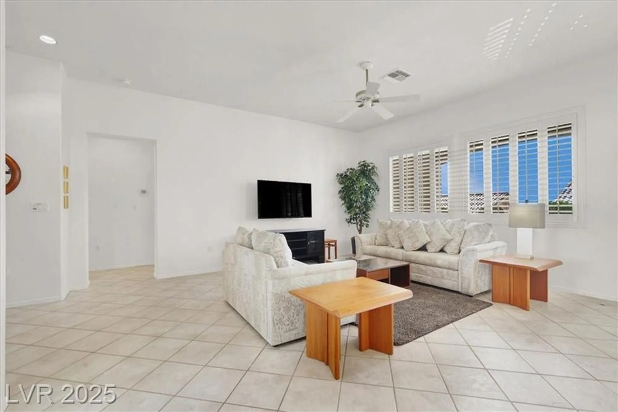 Property Slideshow image 8 of 41 | 10713 brinkwood ave, Las Vegas, NV, 89134