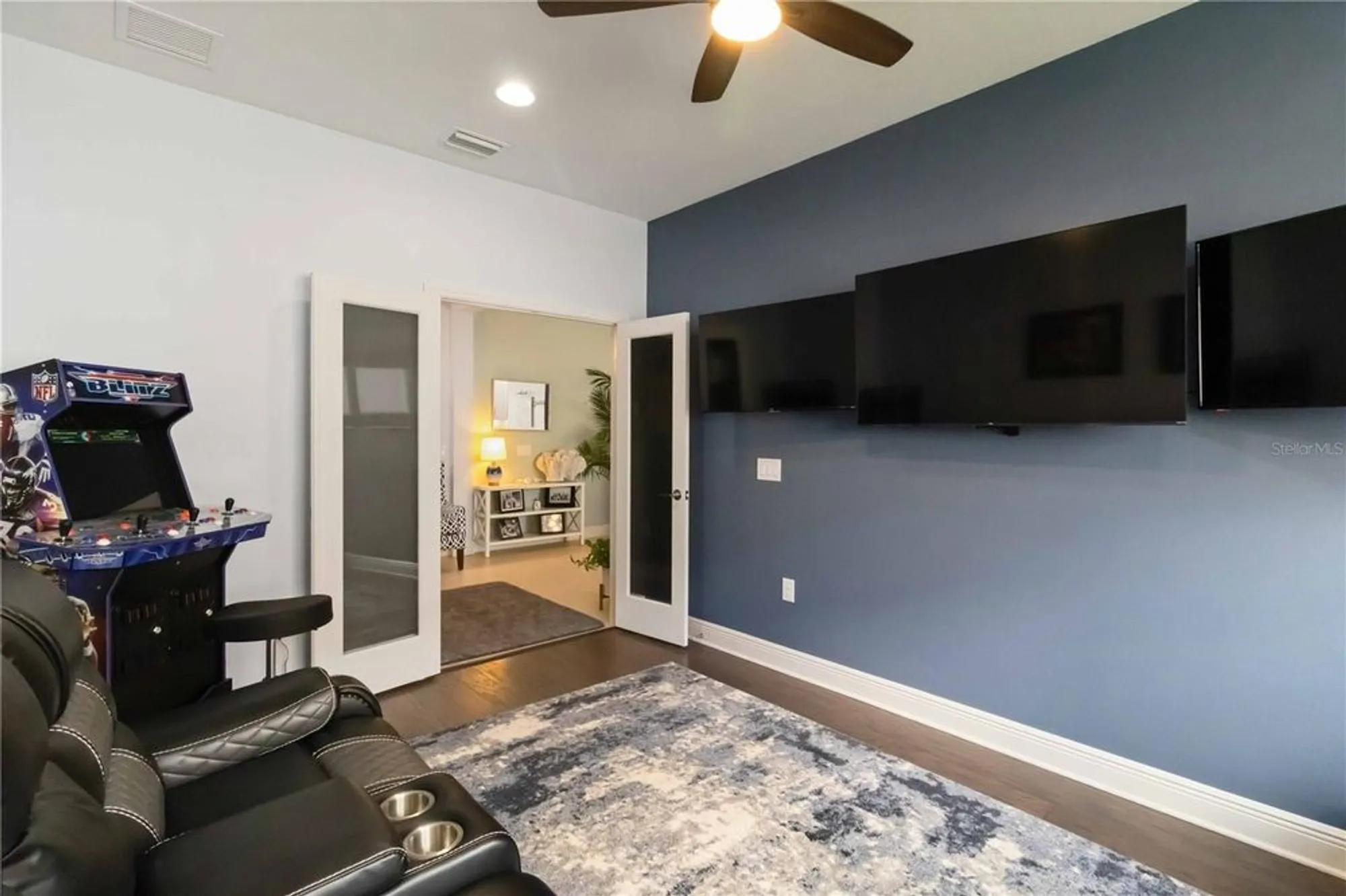 Property Slideshow image 23 of 65 | 12272 stuart dr, Venice, FL, 34293