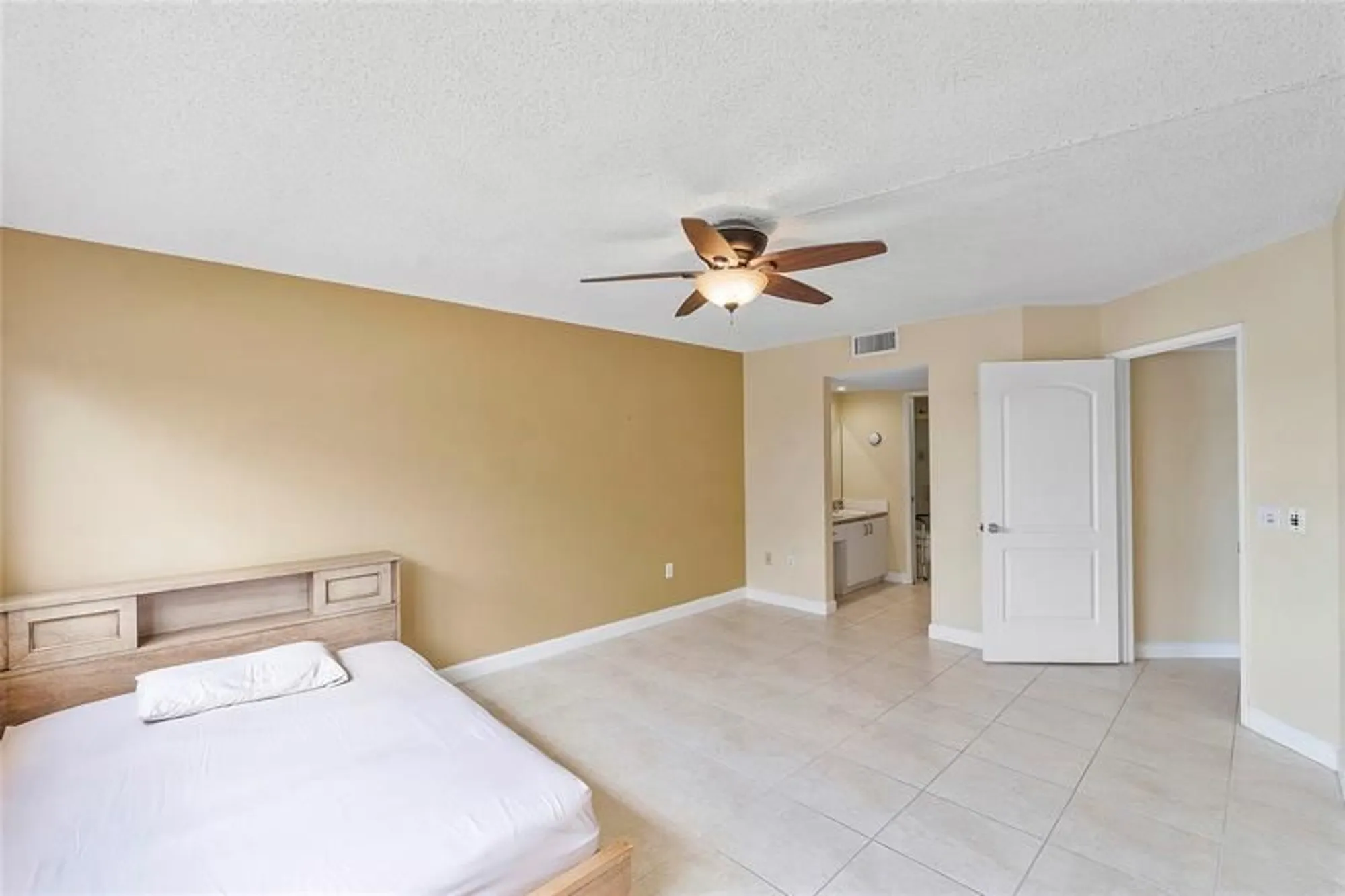 Property Slideshow image 20 of 44 | 13355 sw 16th ct 313e, Pembroke Pines, FL, 33027