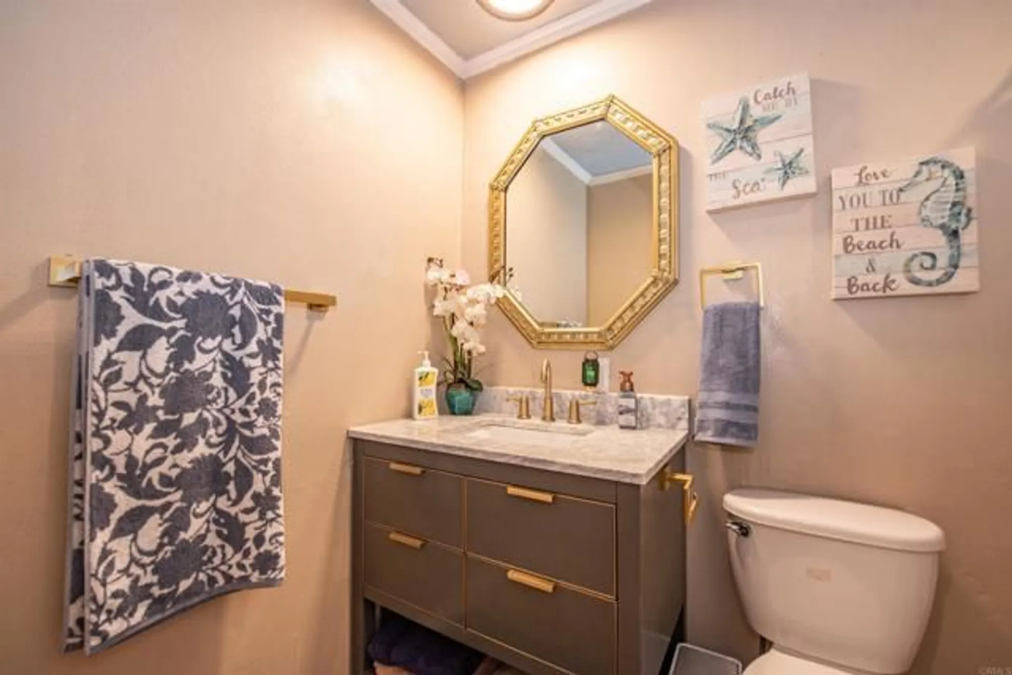 Property Slideshow image 26 of 67 | 38210 via taffia, Murrieta, CA, 92563