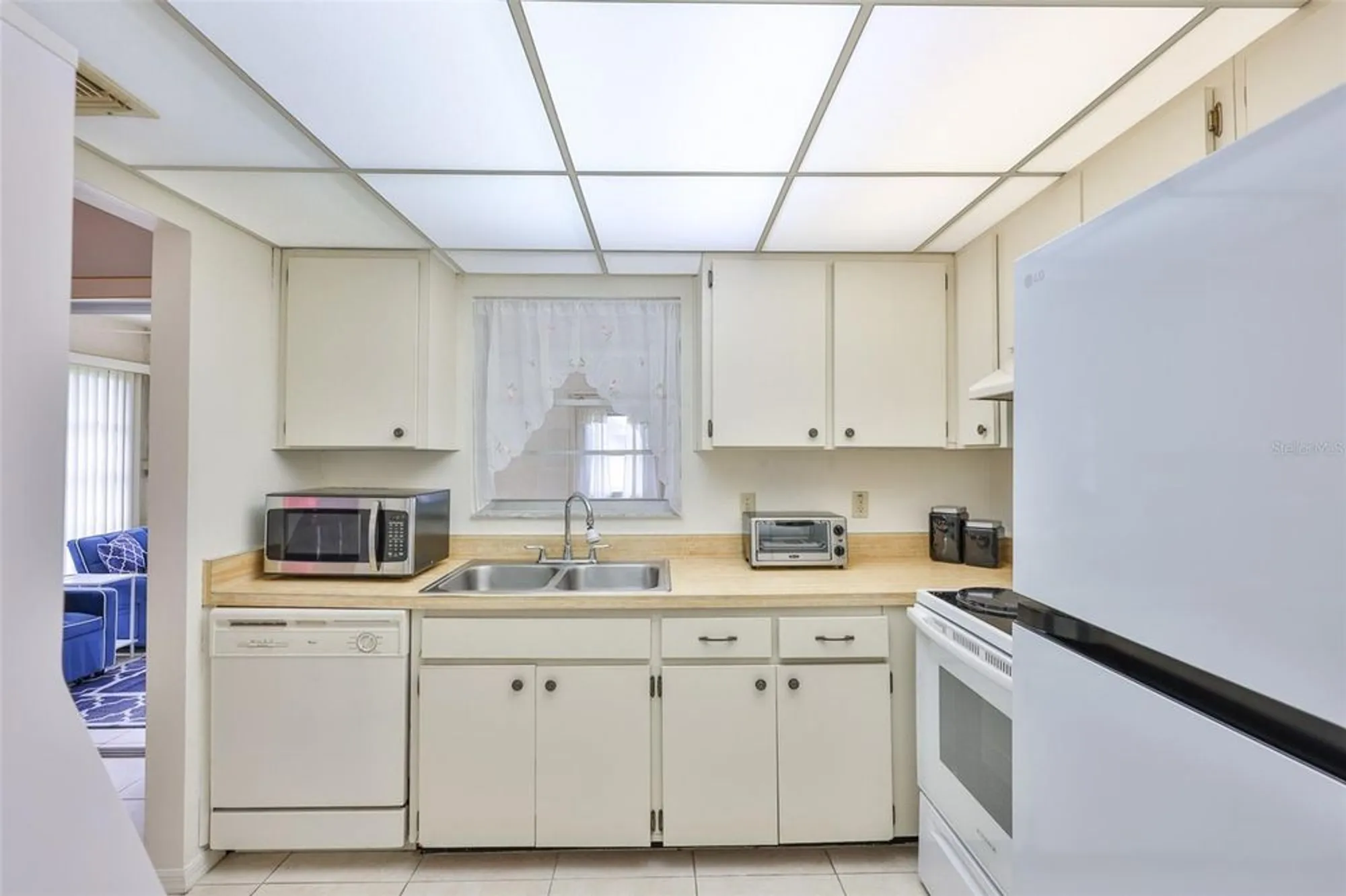 Property Slideshow image 12 of 55 | 401 feltham trl a, Sun City Center, FL, 33573