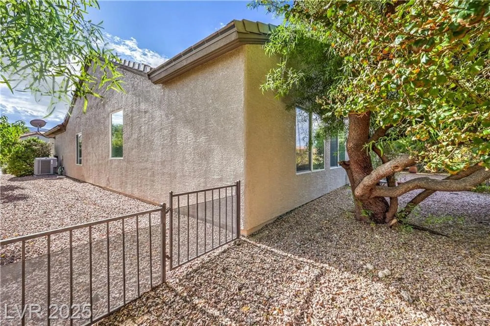 Property Slideshow image 43 of 52 | 2175 waterton rivers dr, Henderson, NV, 89044