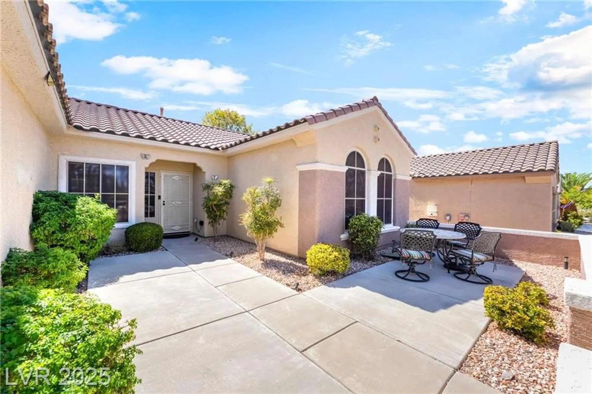 Property Slideshow image 5 of 47 | 1628 rockcrest hills ave, Henderson, NV, 89052
