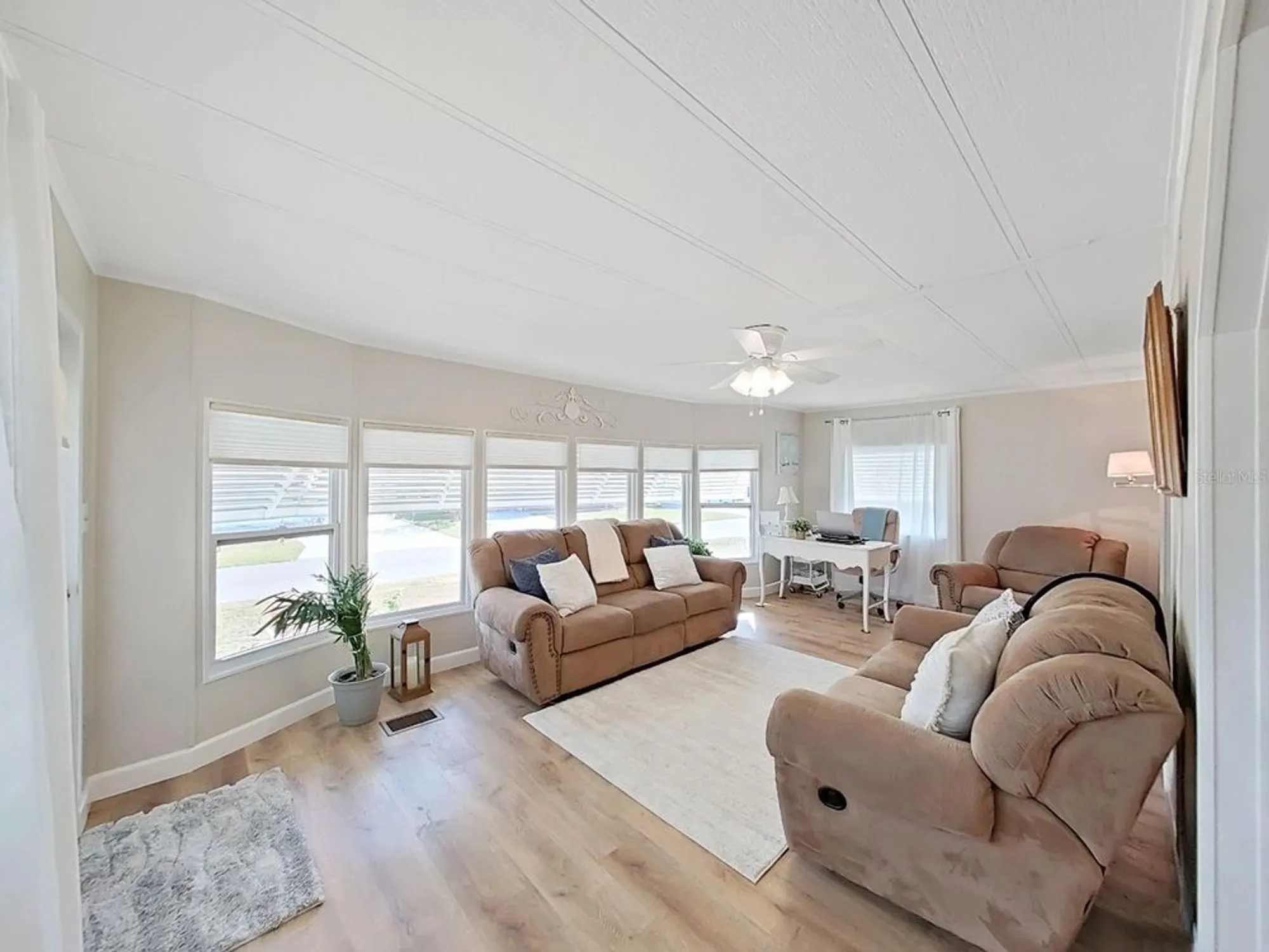 Property Slideshow image 8 of 45 | 4928 foxdale dr, Lakeland, FL, 33810