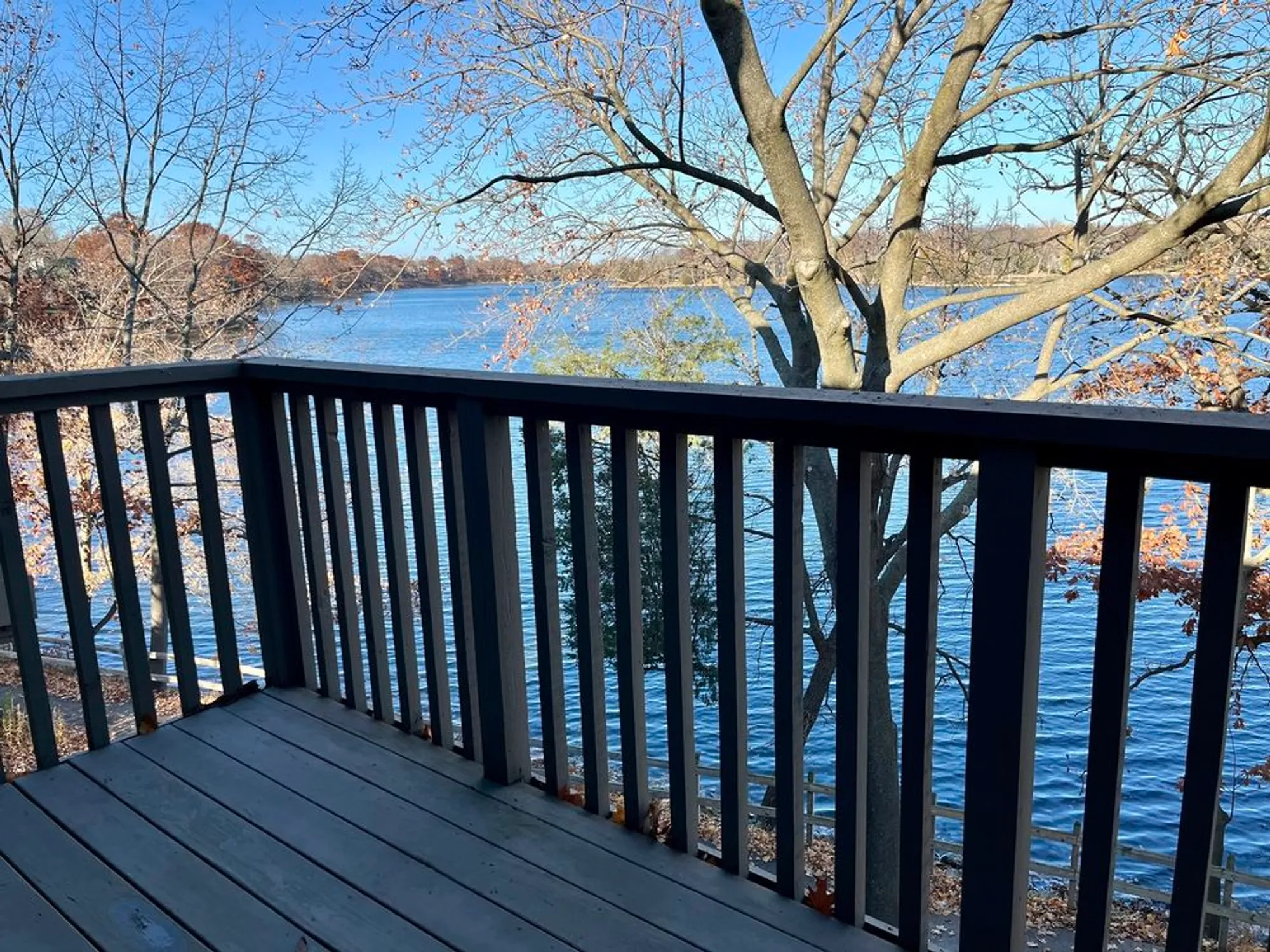 Property Slideshow image 5 of 45 | 33 shoreline rd b, Lake Barrington, IL, 60010