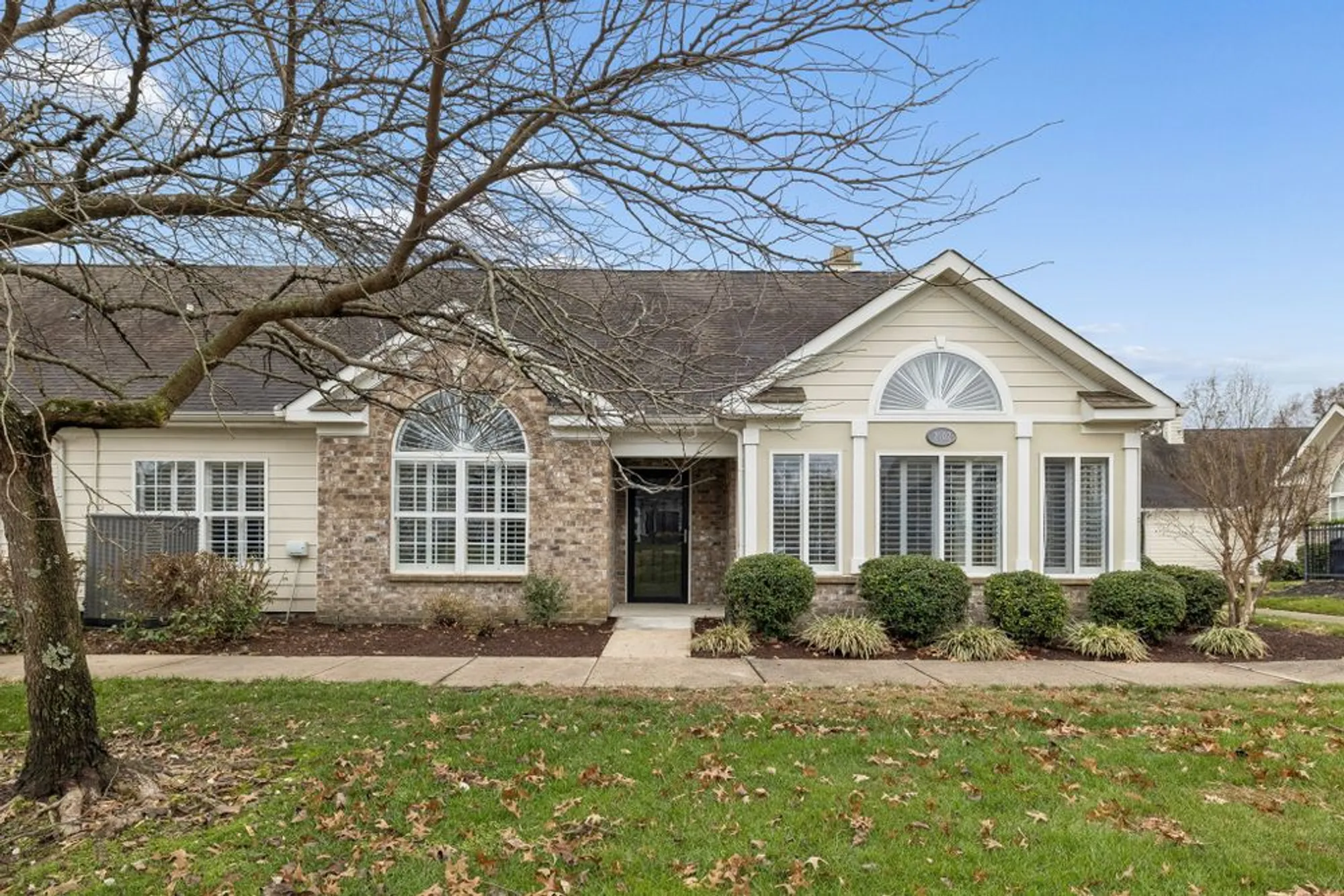 Property Slideshow image 1 of 39 | 825 s browns ln 2102, Gallatin, TN, 37066