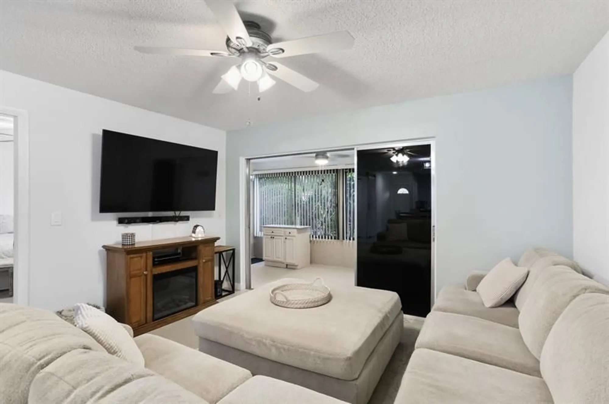 Property Slideshow image 11 of 33 | 395 bennington ln, Lake Worth, FL, 33467