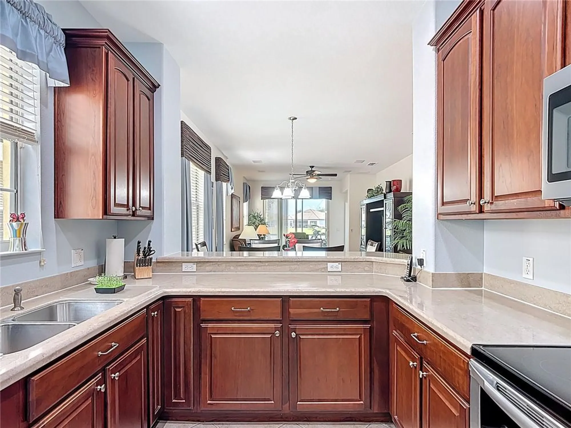 Property Slideshow image 13 of 46 | 2502 palm tree dr, Poinciana, FL, 34759