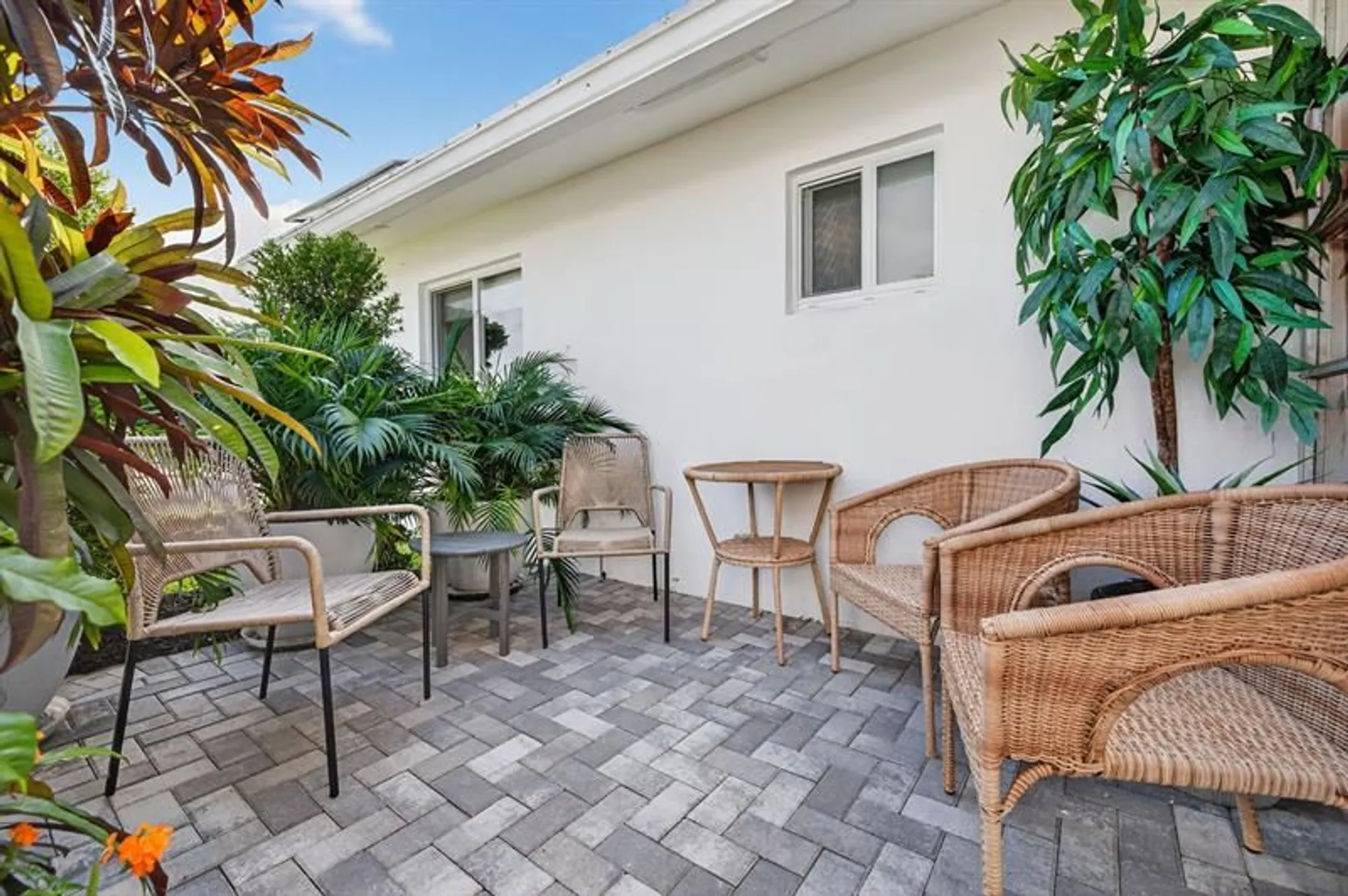Property Slideshow image 32 of 49 | 2550 e golf blvd, Pompano Beach, FL, 33064