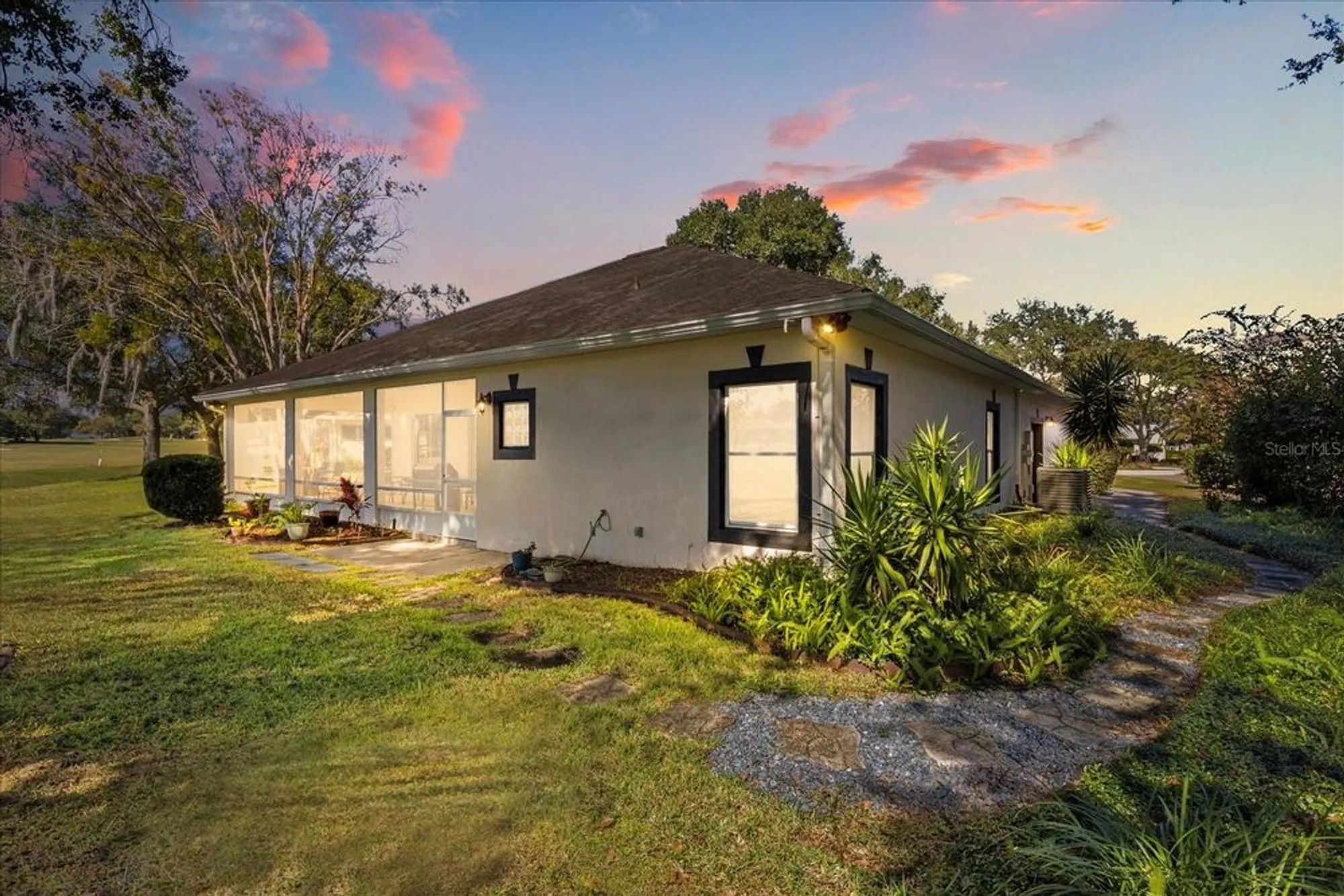 Property Slideshow image 7 of 52 | 5435 grove mnr, Lady Lake, FL, 32159