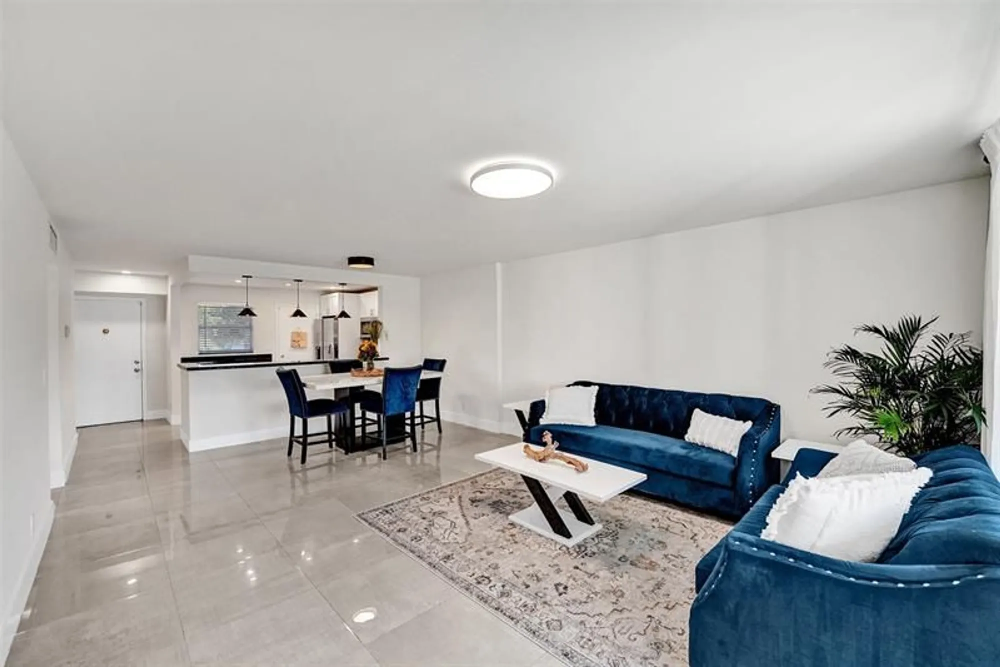 Property Slideshow image 4 of 24 | 1024 se 3rd ave apt 207, Dania Beach, FL, 33004