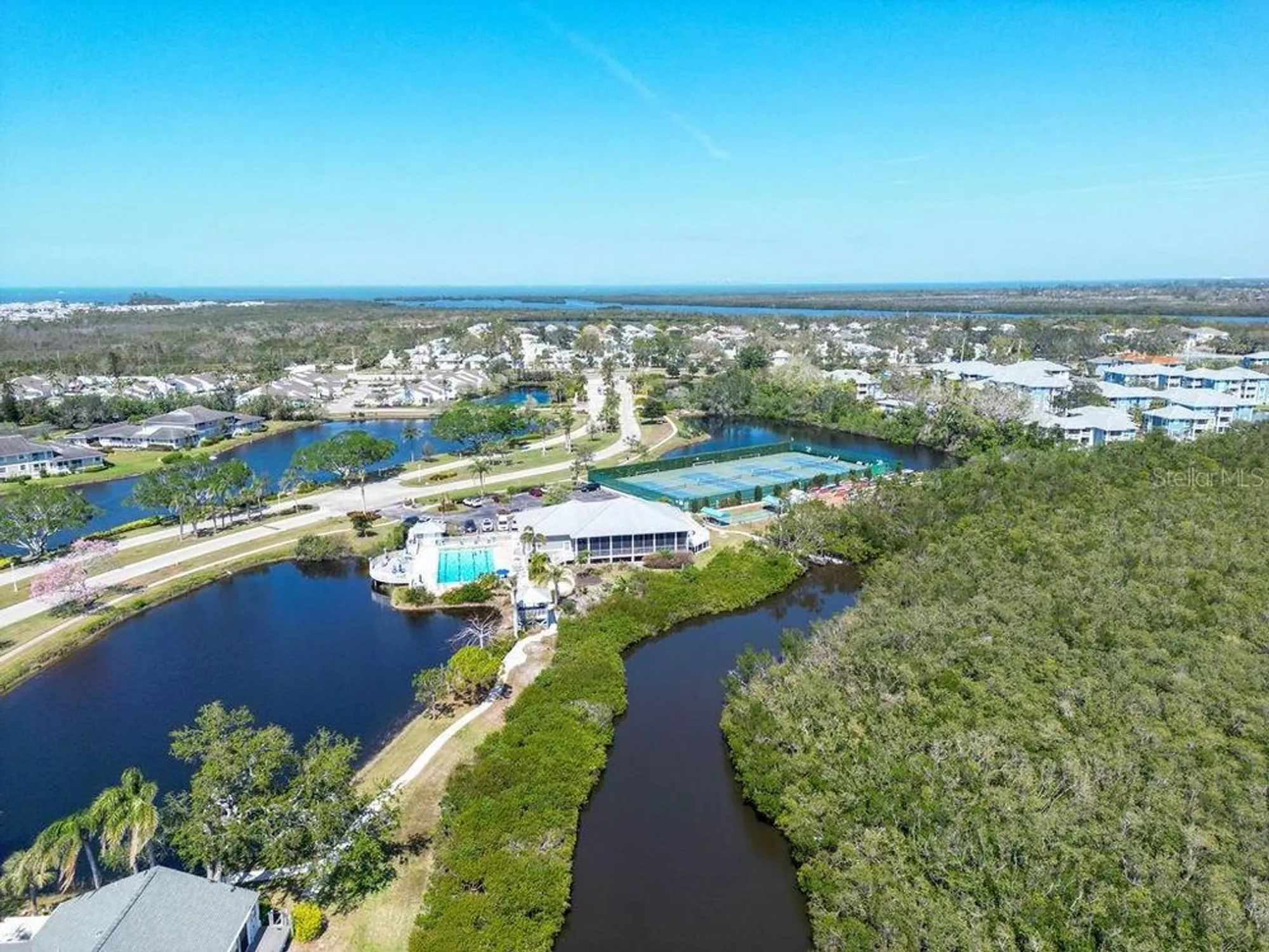 Property Slideshow image 48 of 54 | 983 sandpiper cir, Bradenton, FL, 34209