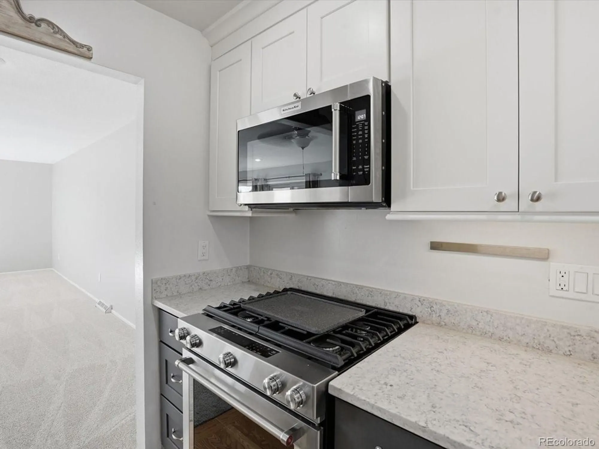 Property Slideshow image 8 of 38 | 7493 w cedar cir, Lakewood, CO, 80226