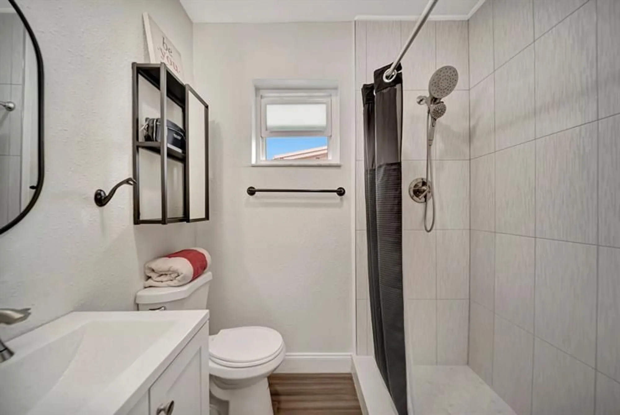 Property Slideshow image 11 of 39 | 4400 nw 45th ct, Tamarac, FL, 33319