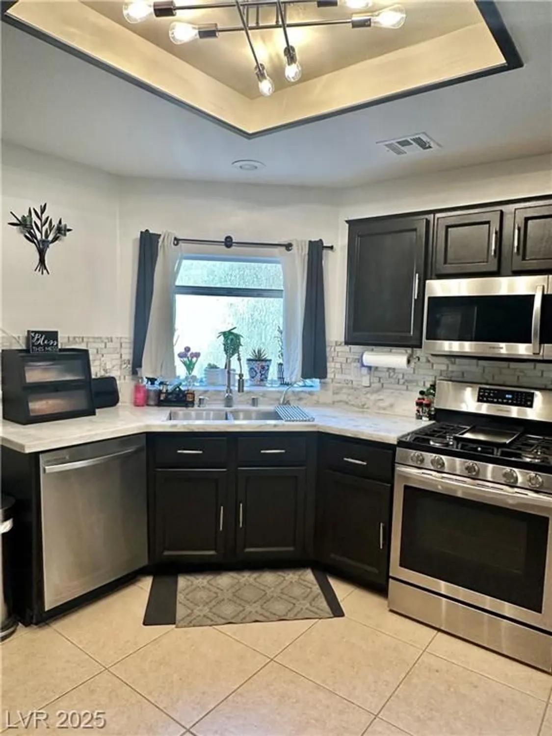 Property Slideshow image 12 of 25 | 8621 prairie hill dr, Las Vegas, NV, 89134