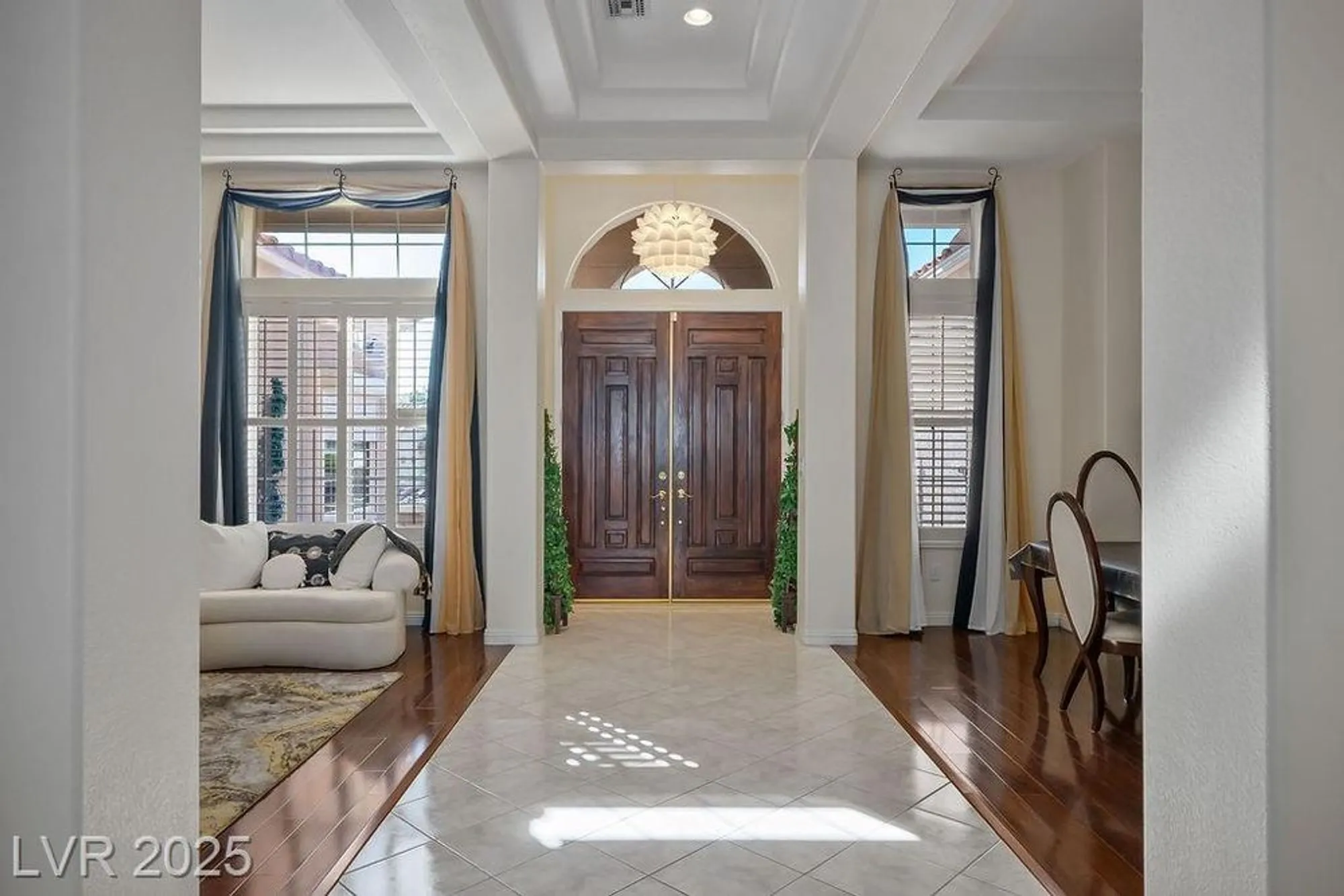 Property Slideshow image 20 of 99 | 10712 button willow dr, Las Vegas, NV, 89134