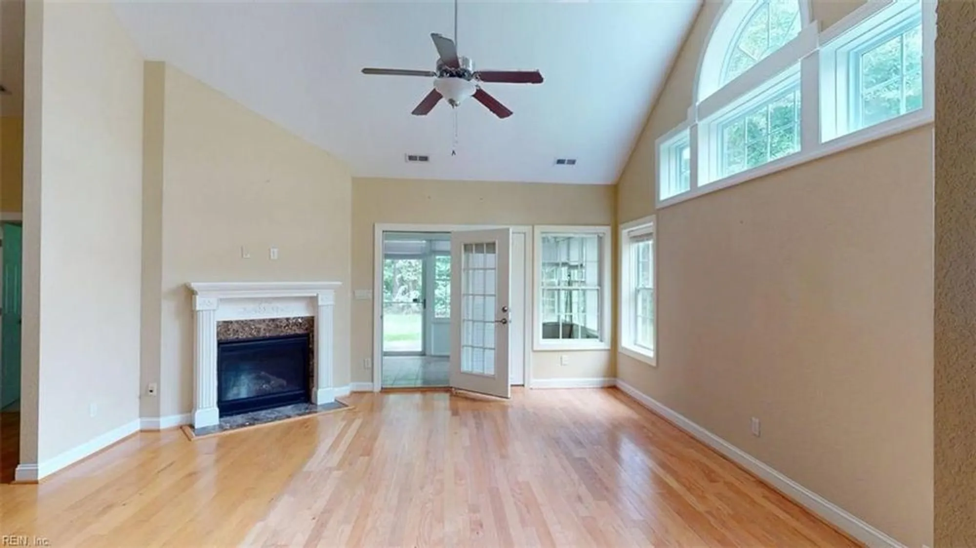 Property Slideshow image 4 of 50 | 1441 carrolton way # 165, Chesapeake, VA, 23320