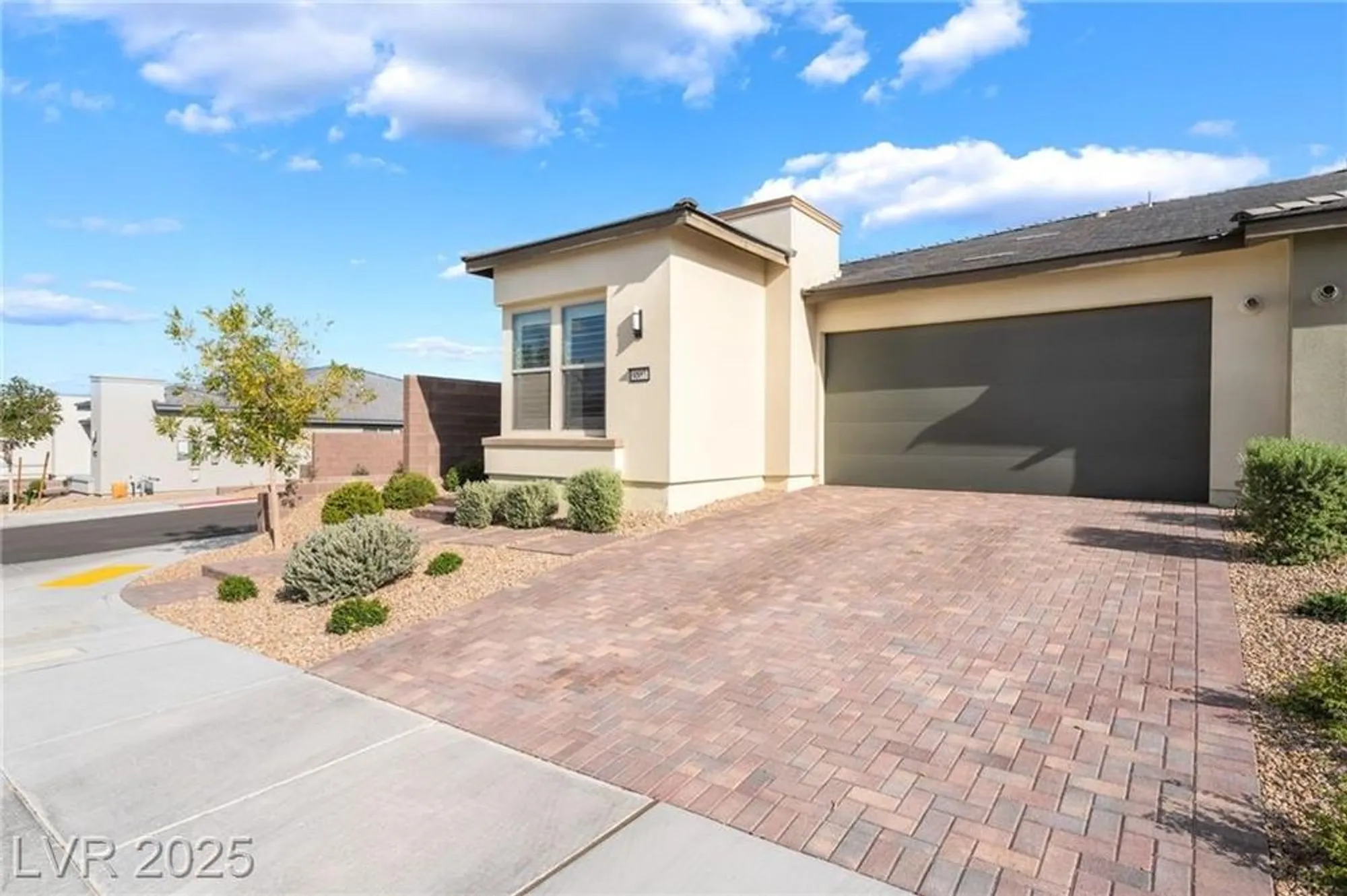 Property Slideshow image 3 of 43 | 9553 jadeite ln, Las Vegas, NV, 89143