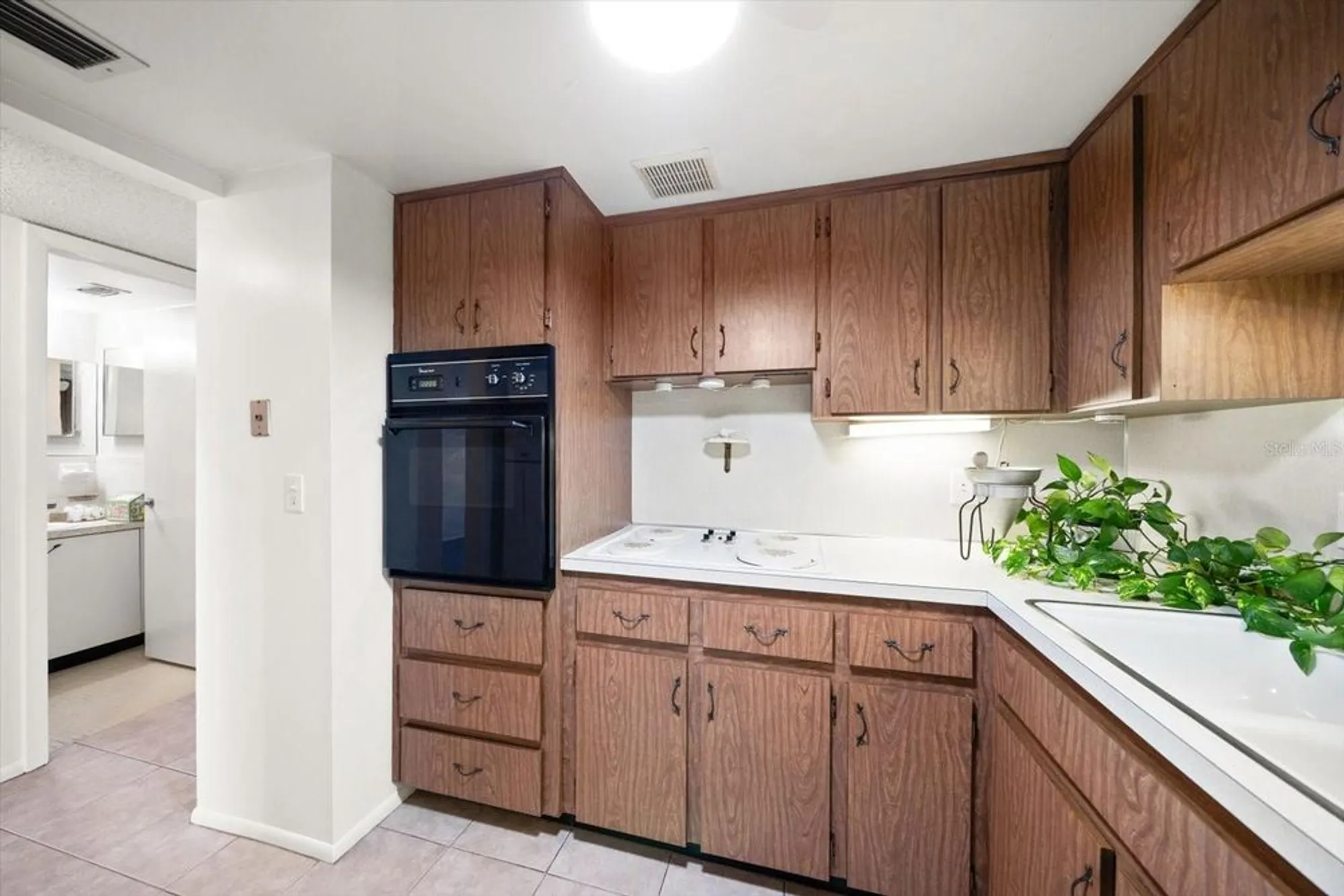 Property Slideshow image 13 of 34 | 2466 ecuadorian way 38, Clearwater, FL, 33763