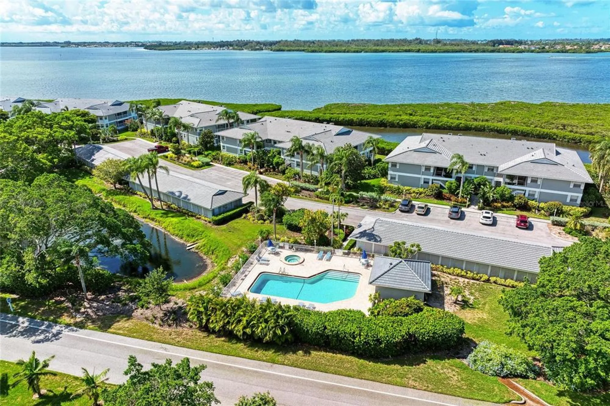 Property Slideshow image 35 of 45 | 1247 edgewater cir # 1247, Bradenton, FL, 34209