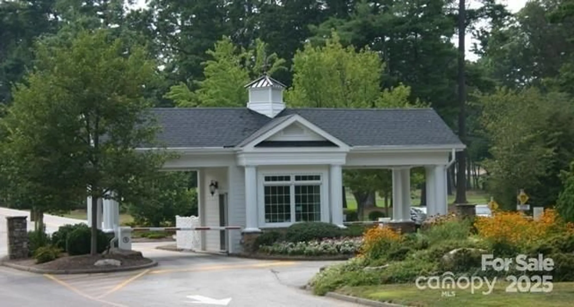 Property Slideshow image 15 of 25 | 301 winding meadows dr, Flat Rock, NC, 28731