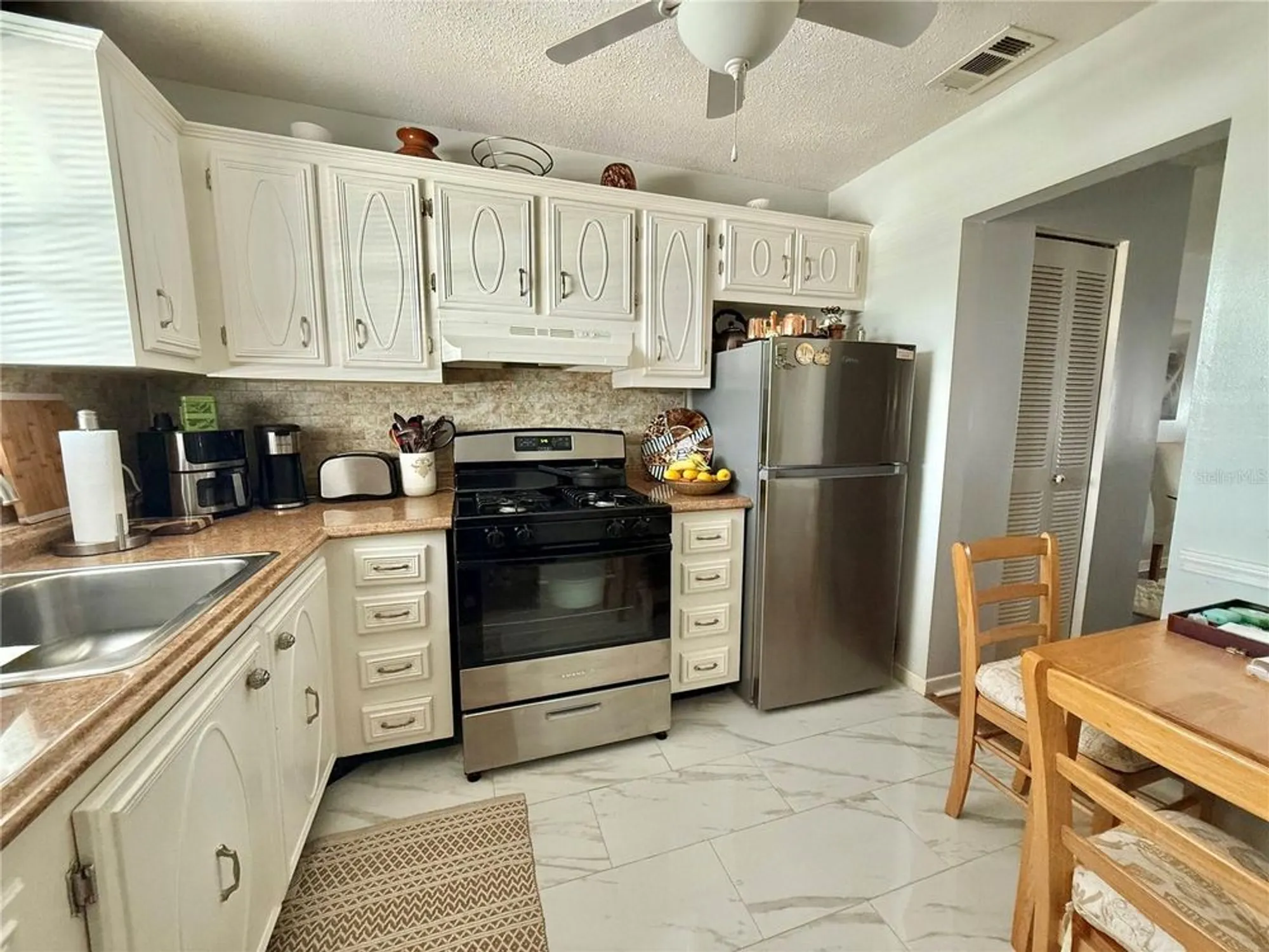 Property Slideshow image 5 of 13 | 5357 81st st n apt 15, Saint Petersburg, FL, 33709