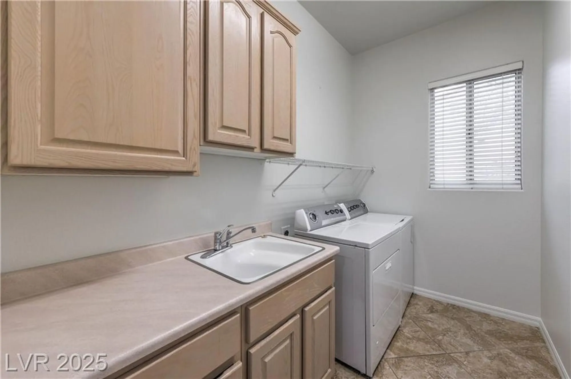 Property Slideshow image 22 of 35 | 2563 collinsville dr, Henderson, NV, 89052