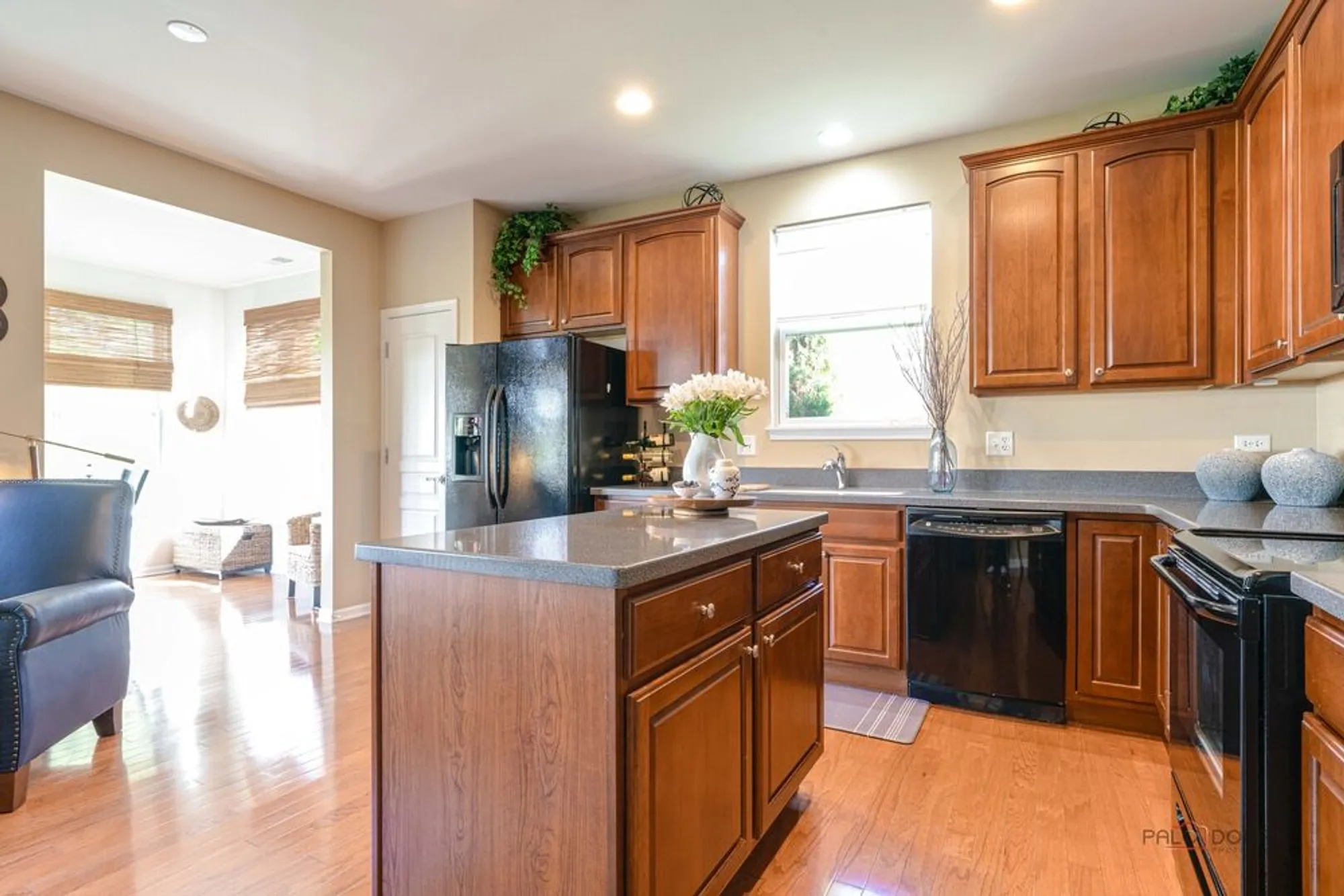 Property Slideshow image 10 of 34 | 3174 comstock ct, Mundelein, IL, 60060